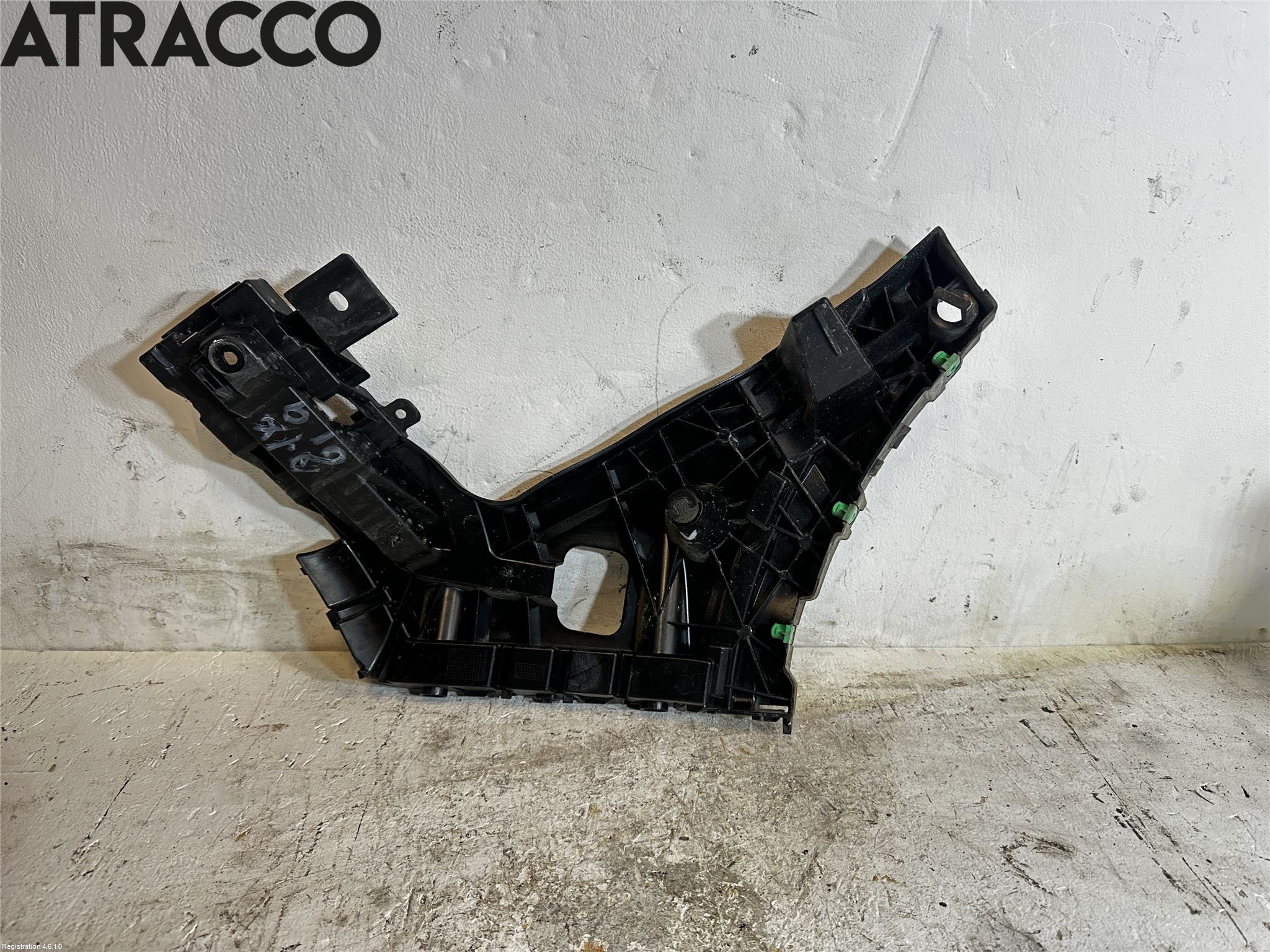 Volvo XC40/RECHARGE 18- Stötfångarbärjärn Bak