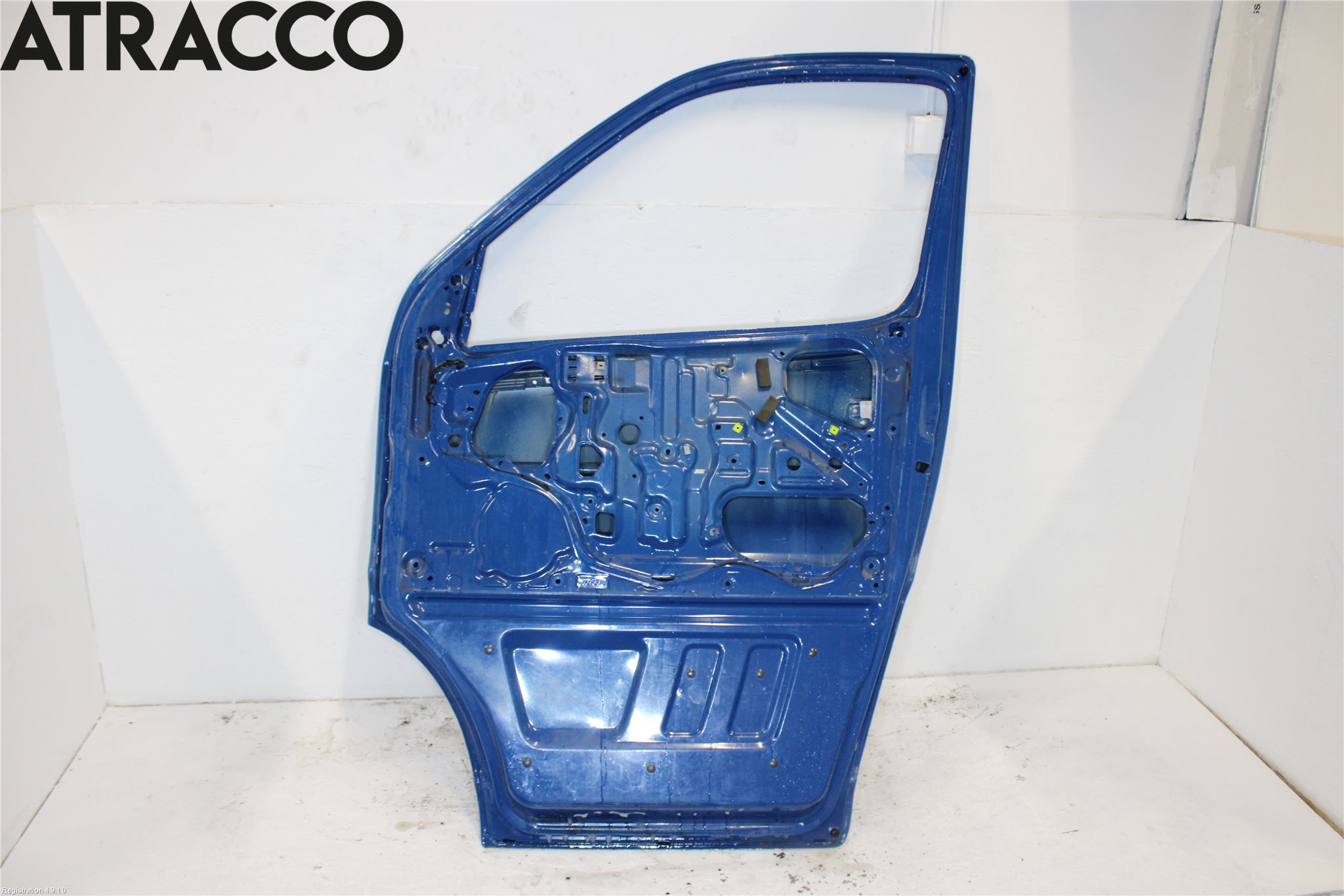 Toyota HI-ACE 95-05 Dörr Fram Höger