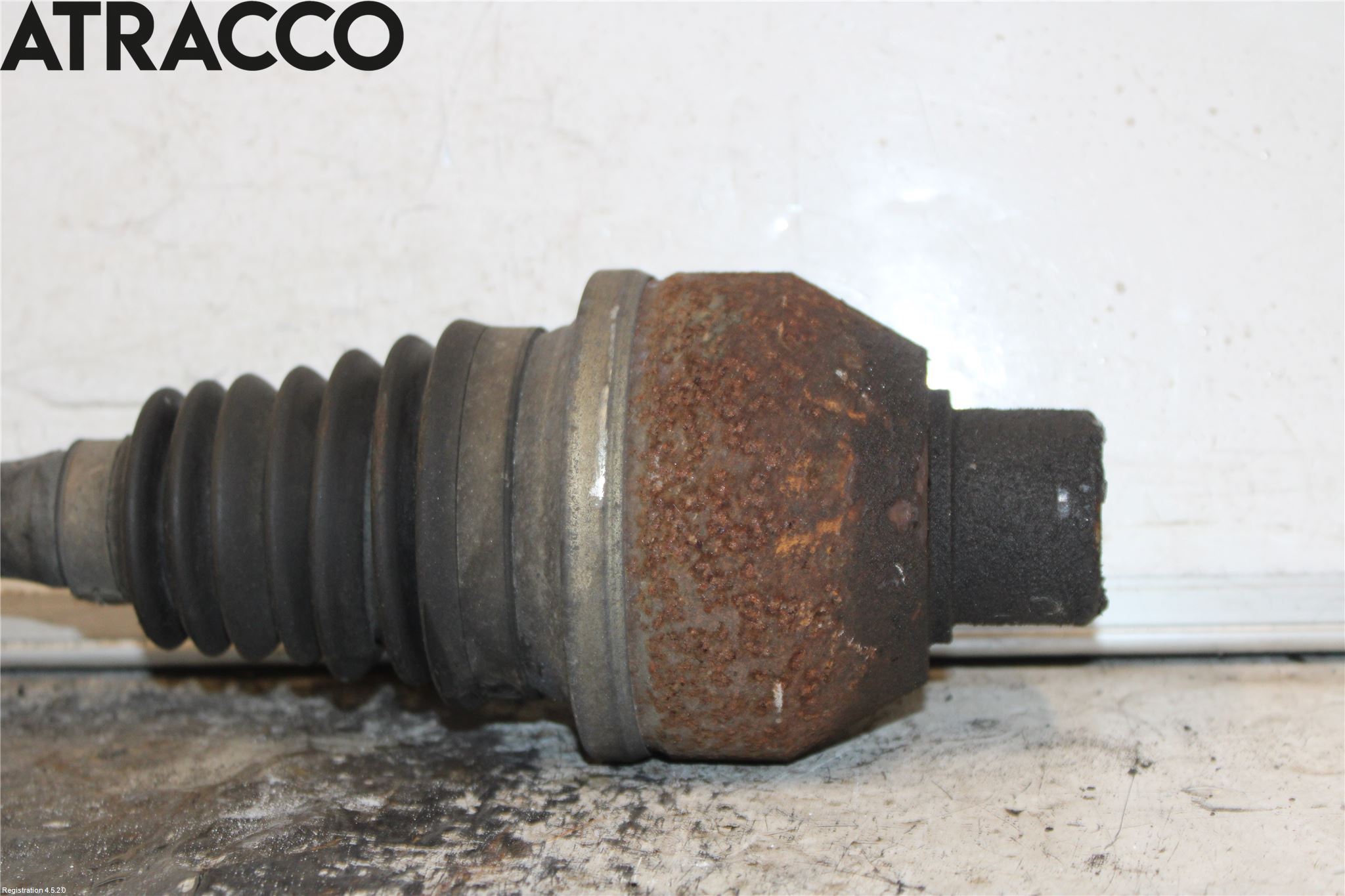 Volkswagen VW TRANSP/CARAVELLE (T5) 04-15 Drivaxel Fram Höger