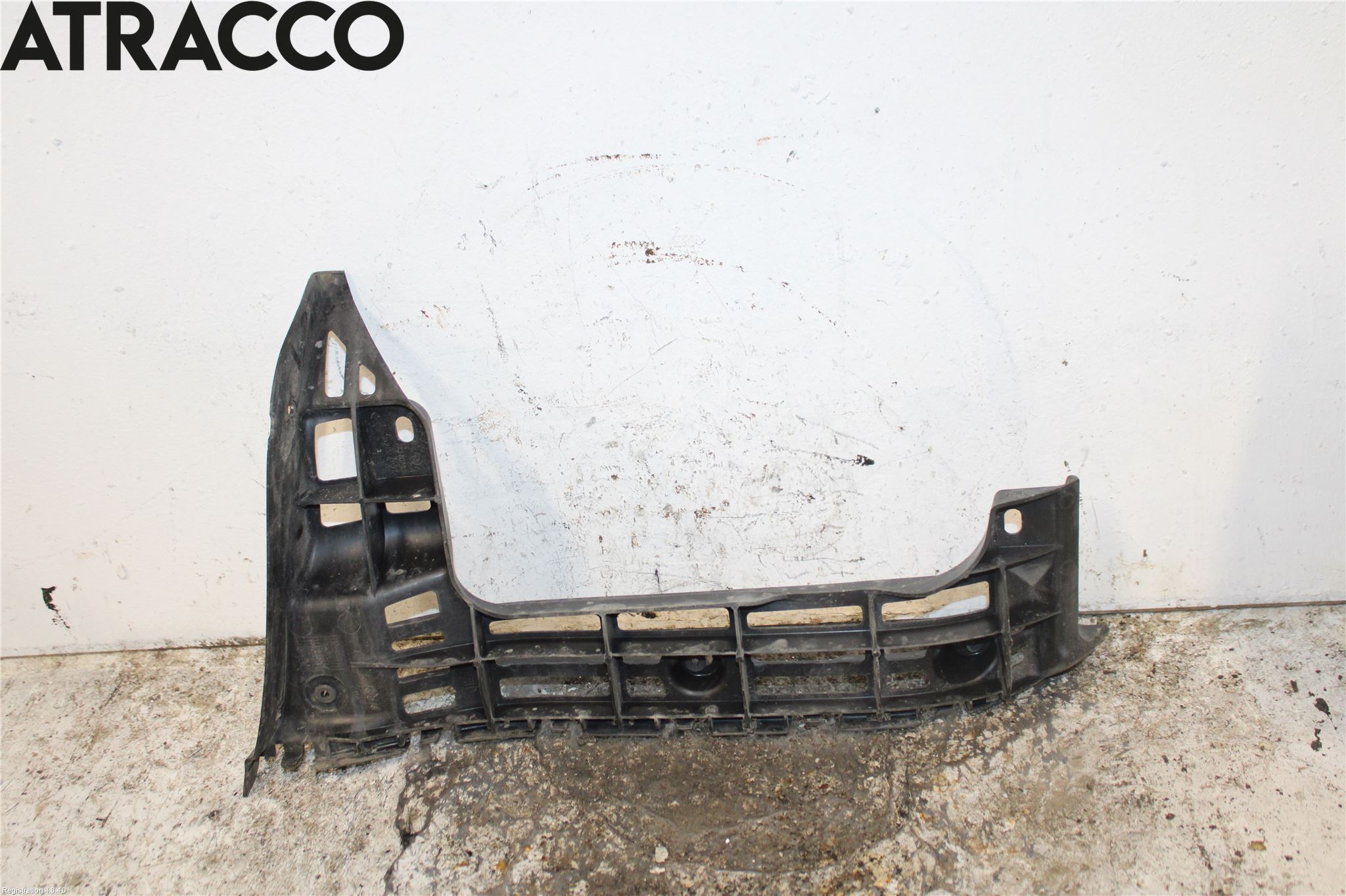 Volkswagen VW CADDY 11-15 Stötfångarfäste Bak Hö