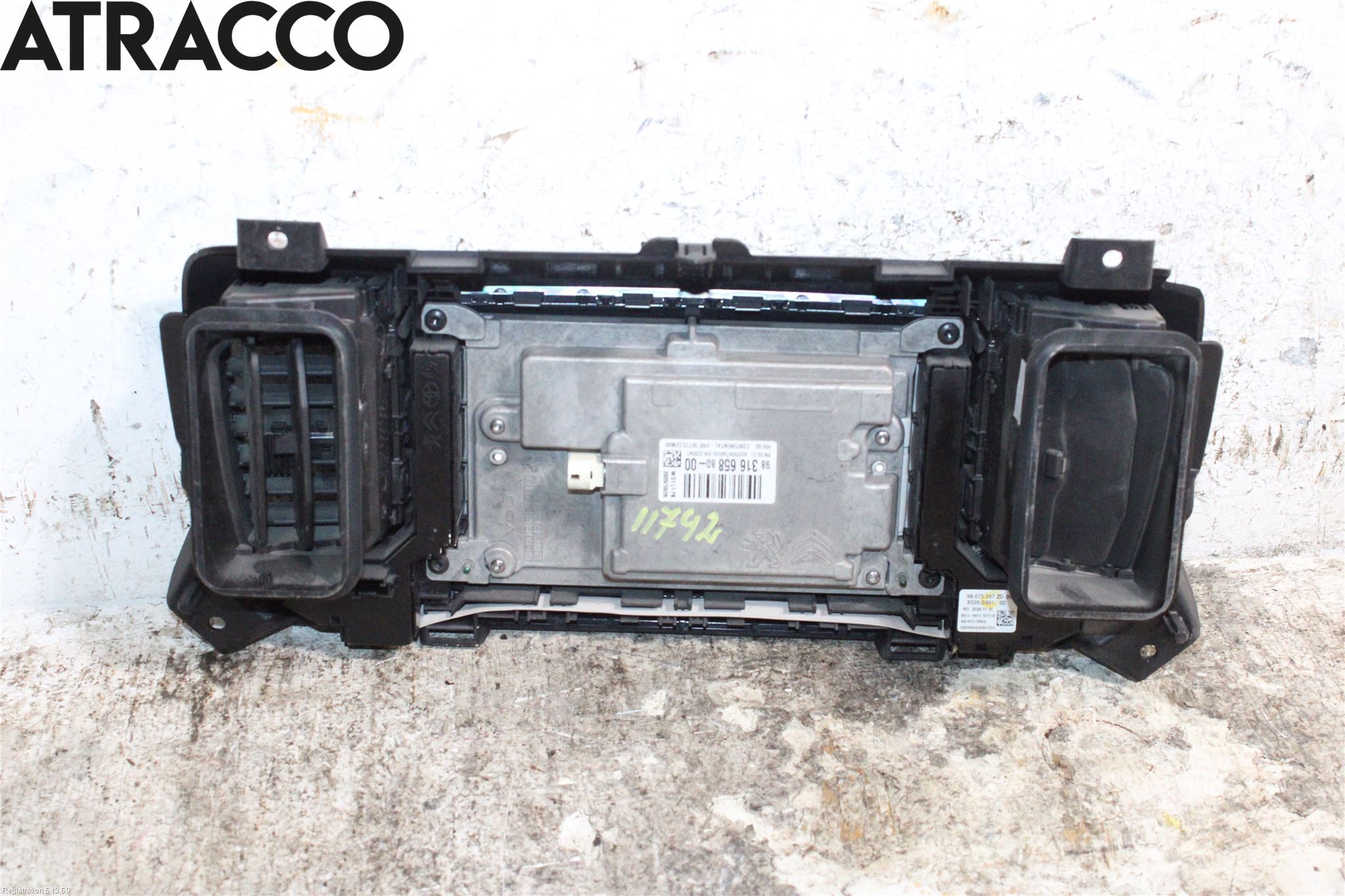 Toyota PROACE II 16- Kontrolldisplay