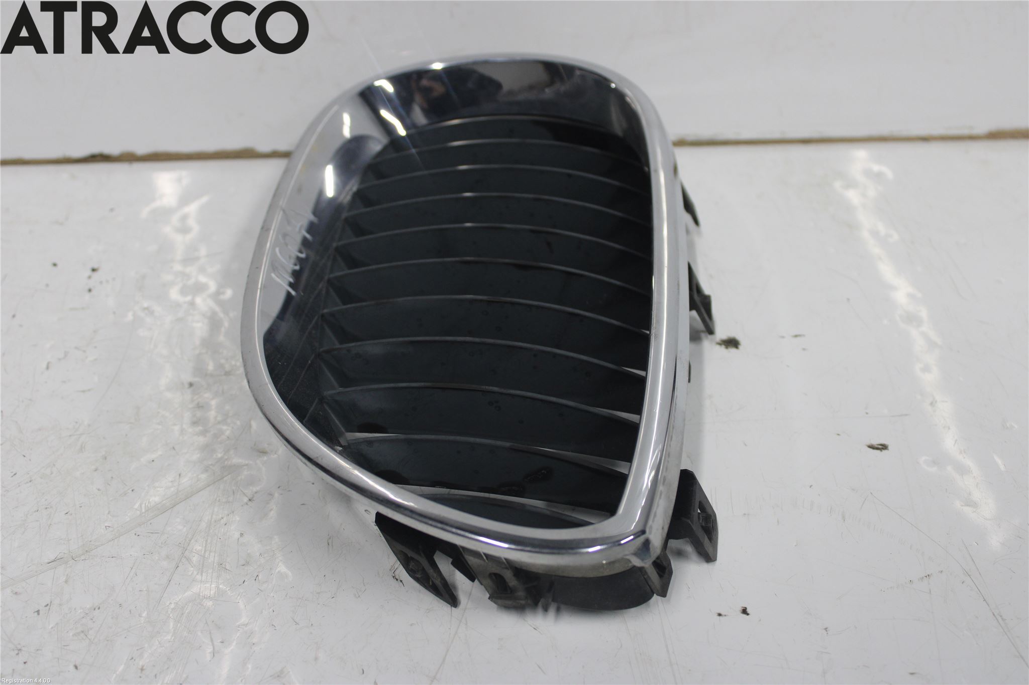BMW 5 E60/61 Sed/Tou 02-10 Grilldel Vänster