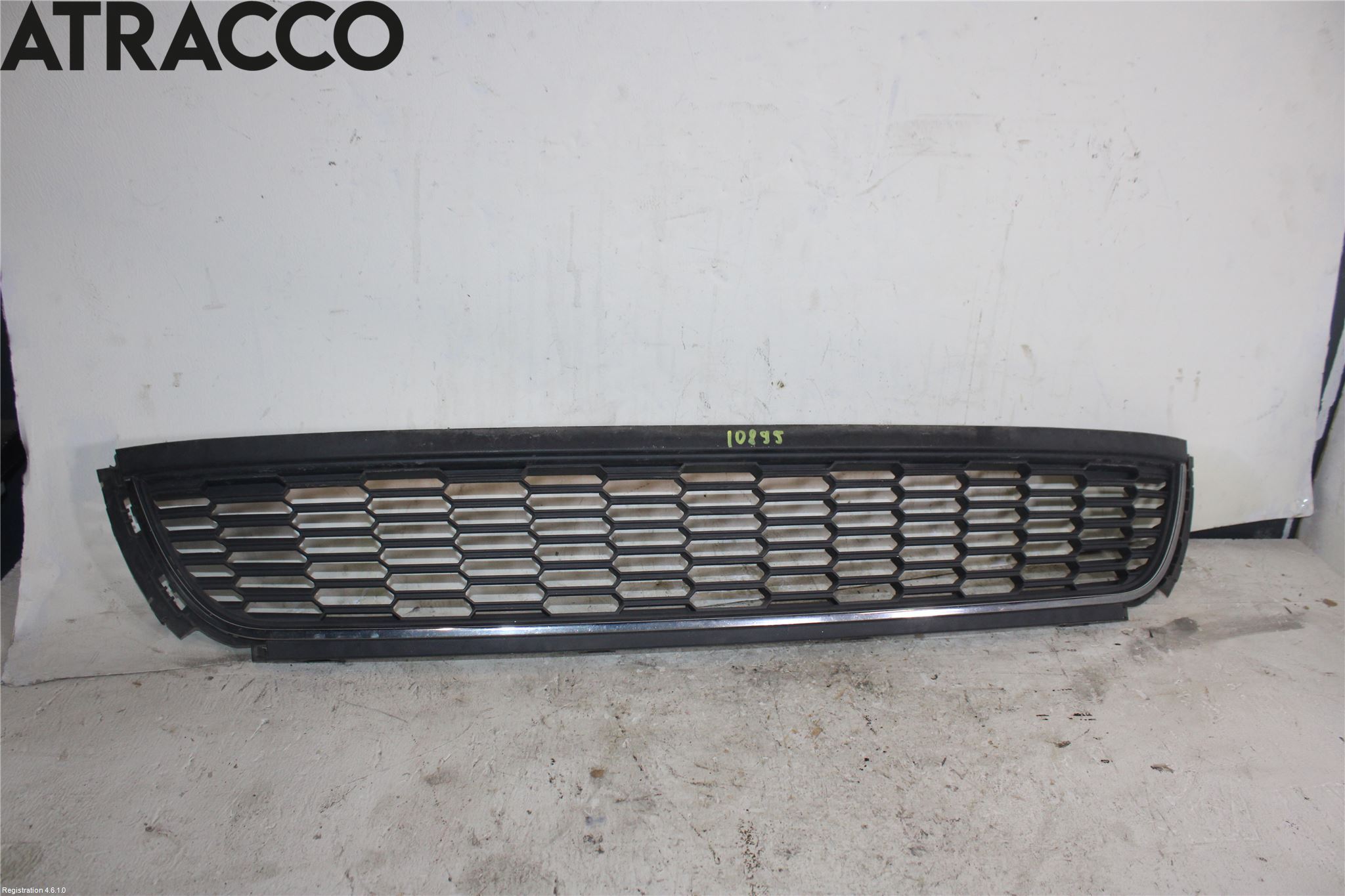 Volkswagen VW POLO 10-17 Grilldel Mitt