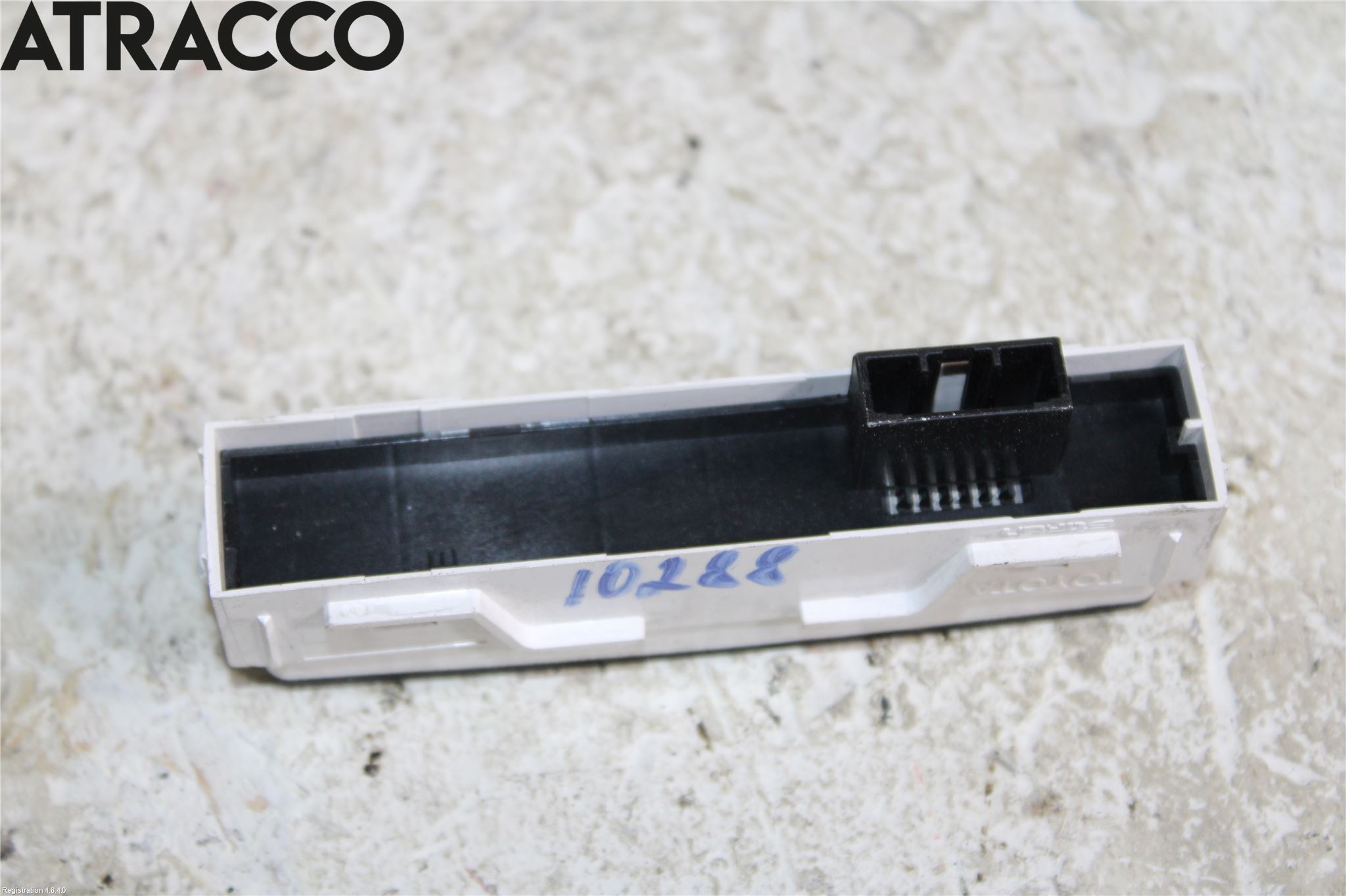Toyota AVENSIS 09-15 Kontrolldisplay