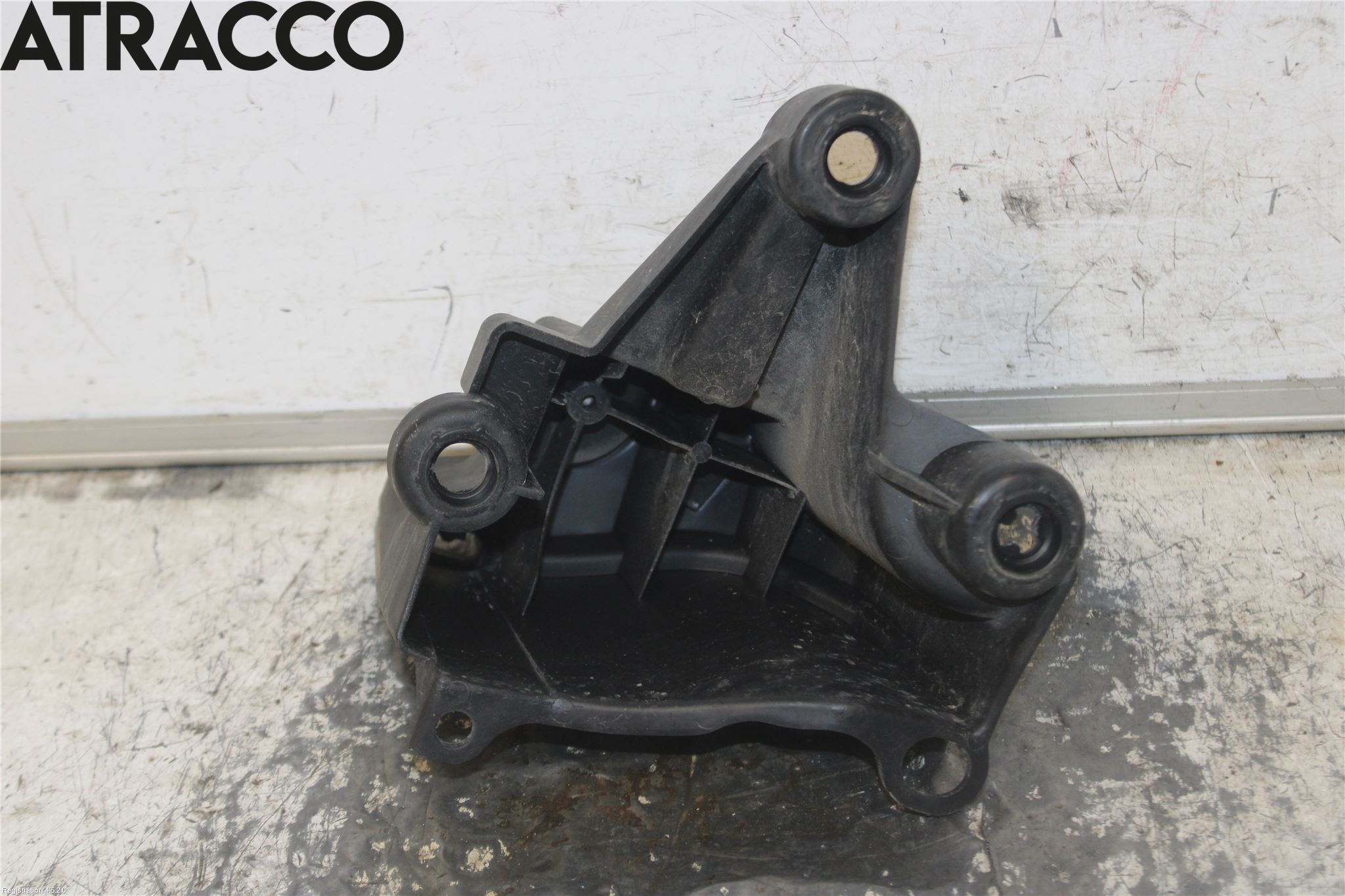 Peugeot 3008 09-16 Stötfångarfäste Bak Hö