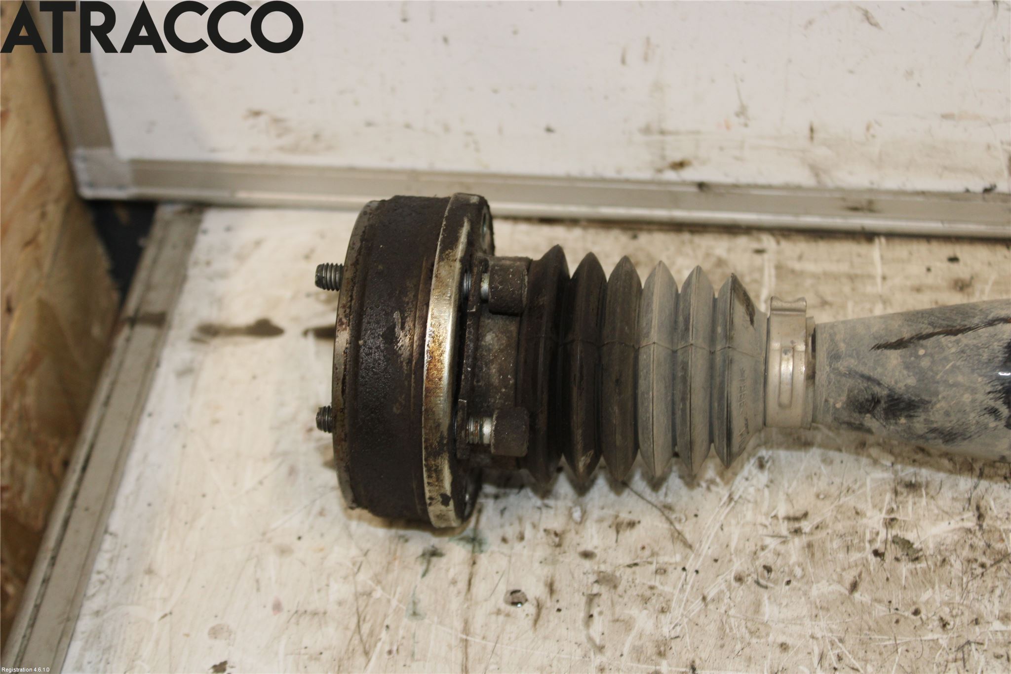 Volkswagen VW POLO 10-17 Drivaxel Fram Höger