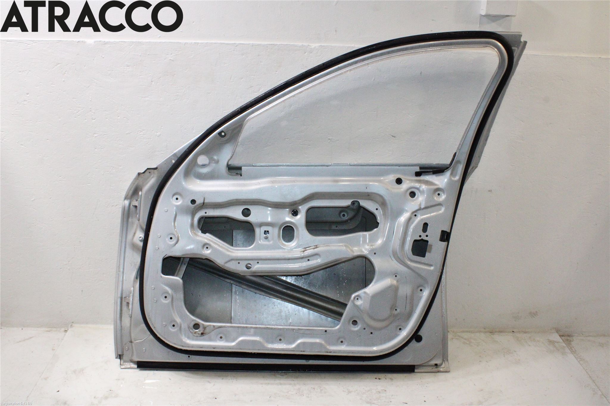 BMW 5 F10/F11/F18 09-17 Dörr Fram Höger