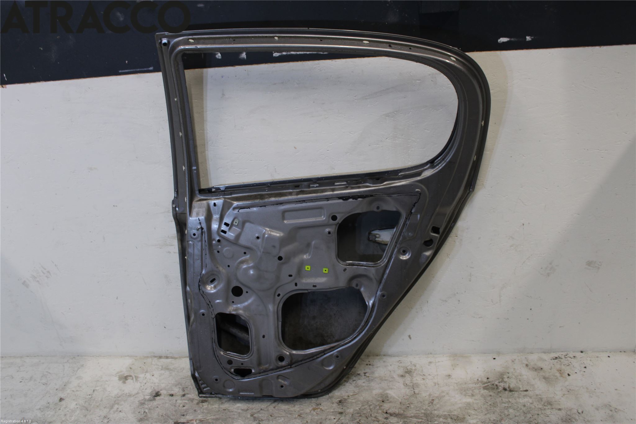 Toyota YARIS P1 03-05 Dörr Bak Höger