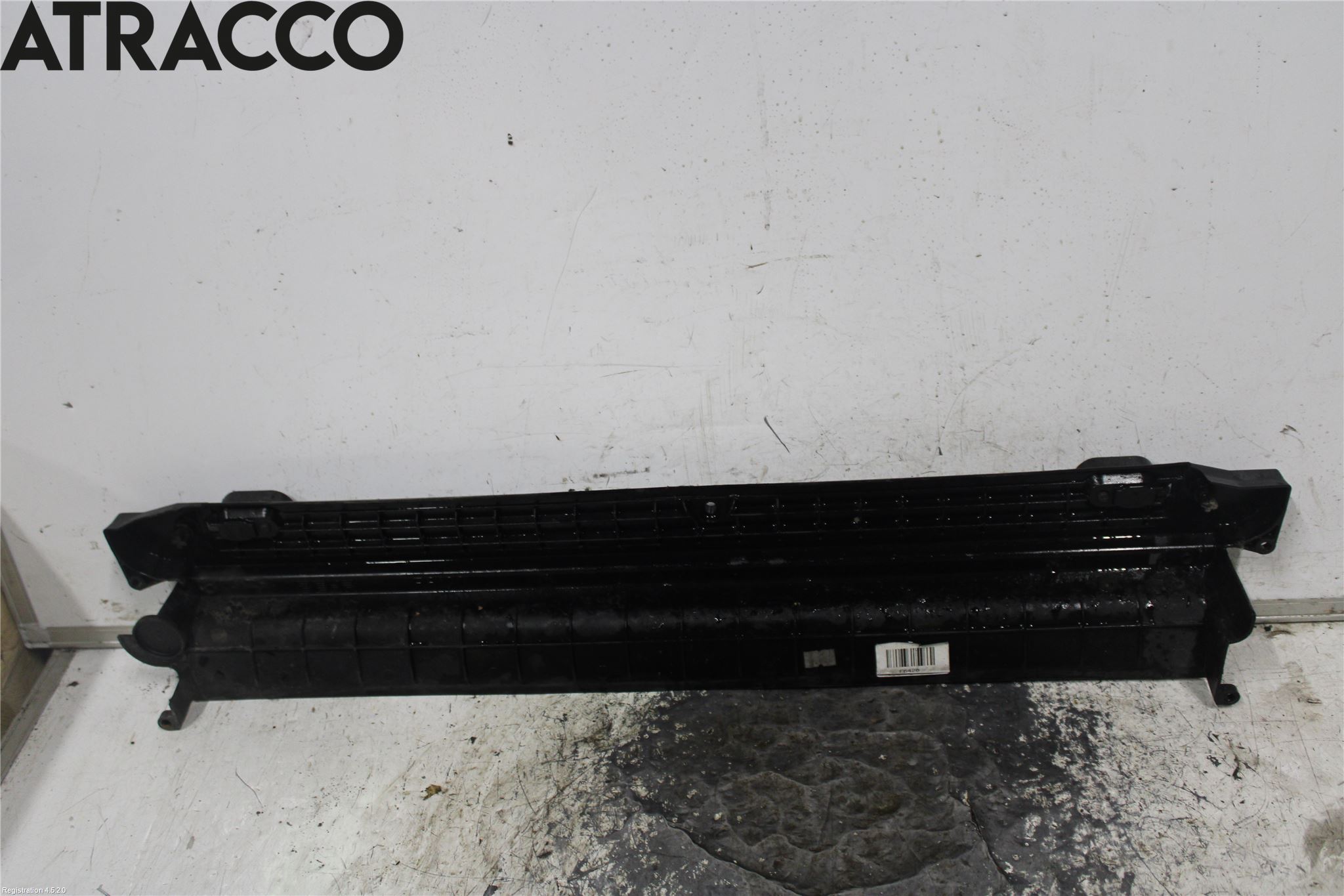 BMW 5 E60/61 Sed/Tou 02-10 Kylarfäste-Ram-Balk