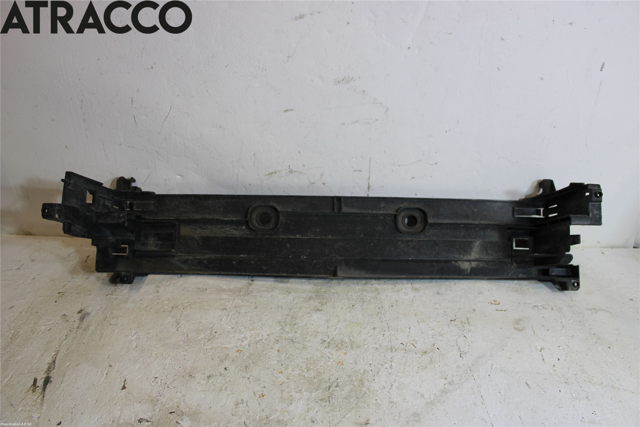 BMW 5 F10/F11/F18 09-17 Kylarfäste-Ram-Balk