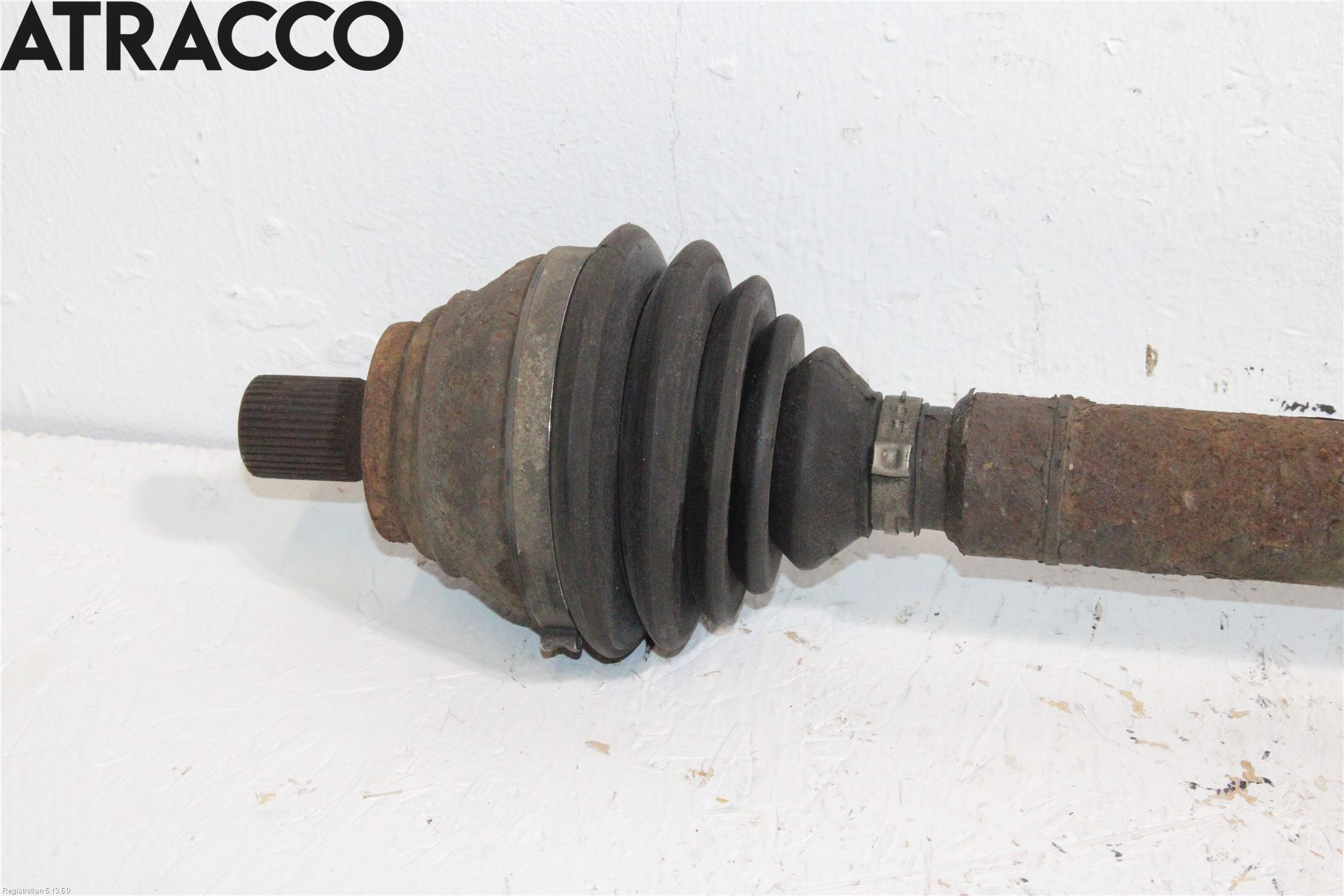 Volkswagen VW CADDY 11-15 Drivaxel Fram Höger