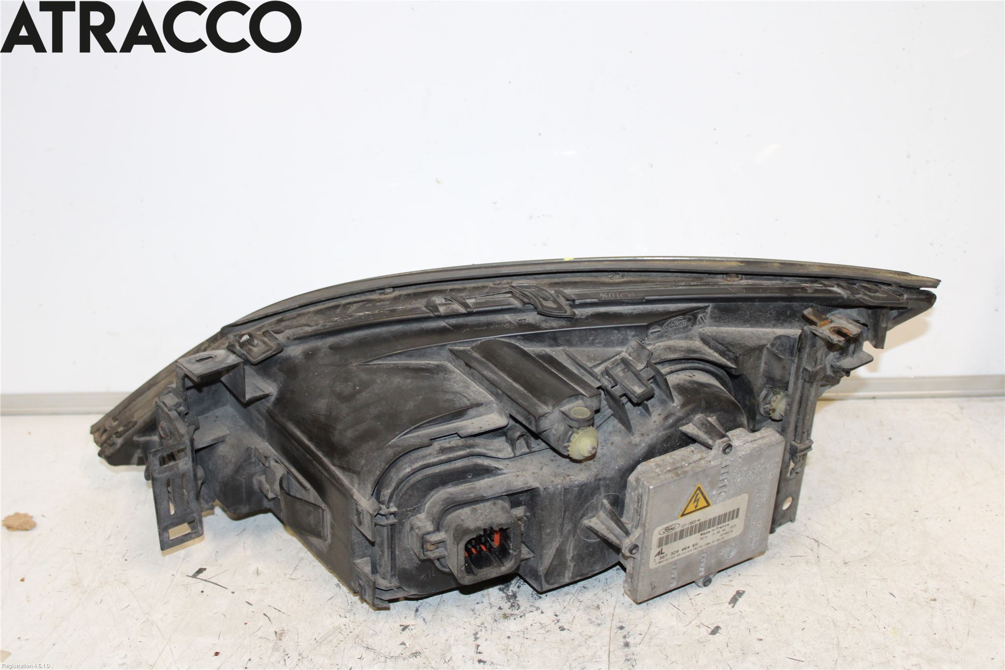 Ford MONDEO     01-06 Strålkastare Höger