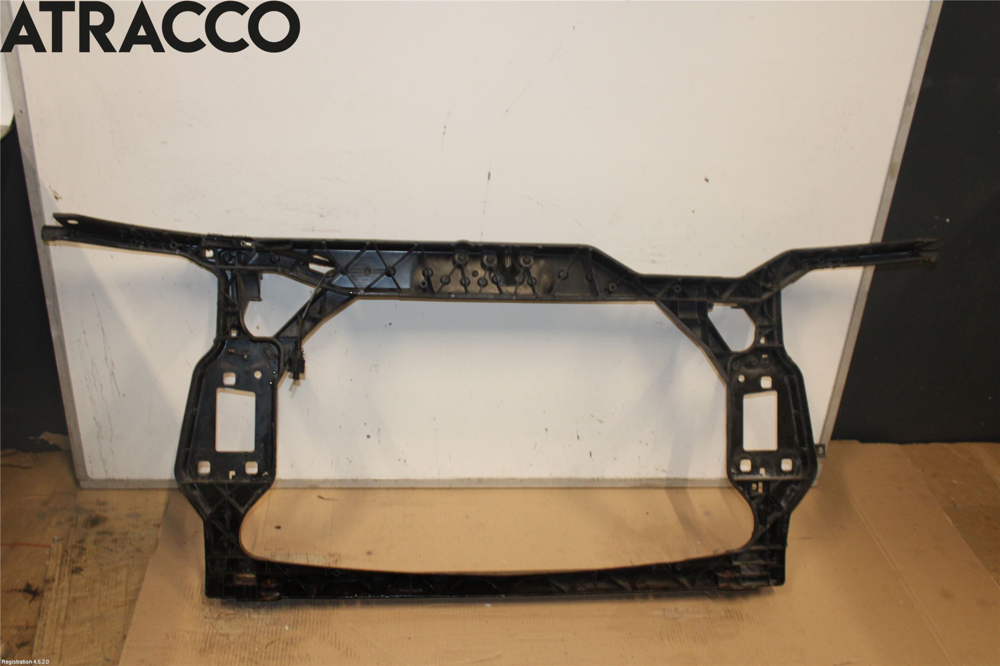 Audi A4/S4 08-11 Frontplåt