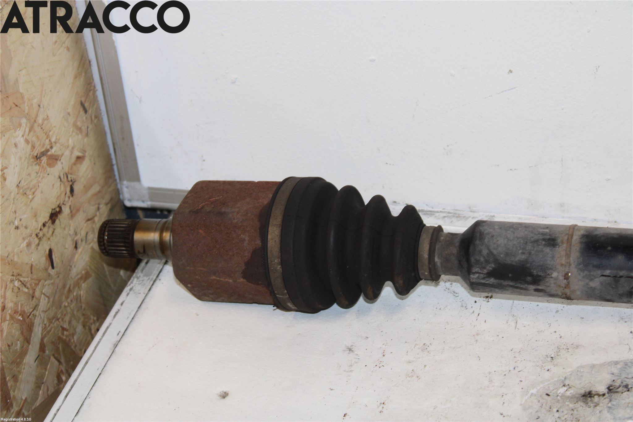 Volkswagen VW GOLF V 04-09 Drivaxel Fram Höger