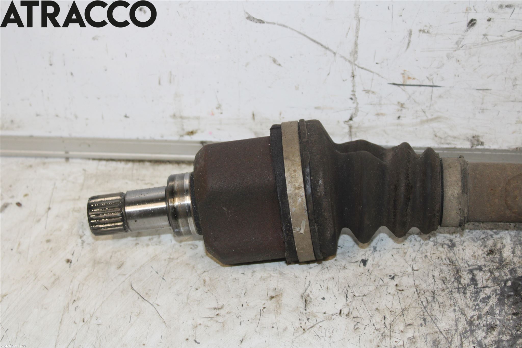 Peugeot 5008 10-16 Drivaxel Fram Vänster