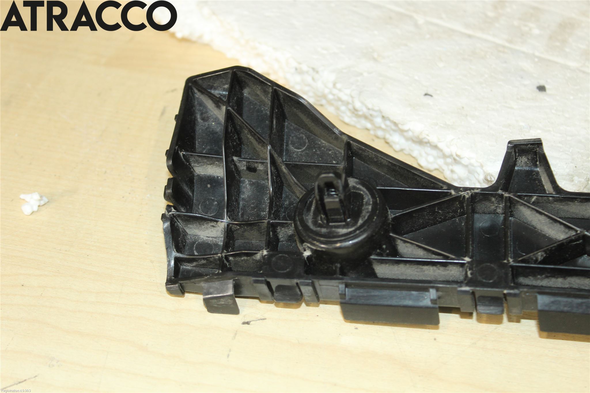 Mazda 3 III 14-19 Stötfångarfäste Bak Hö