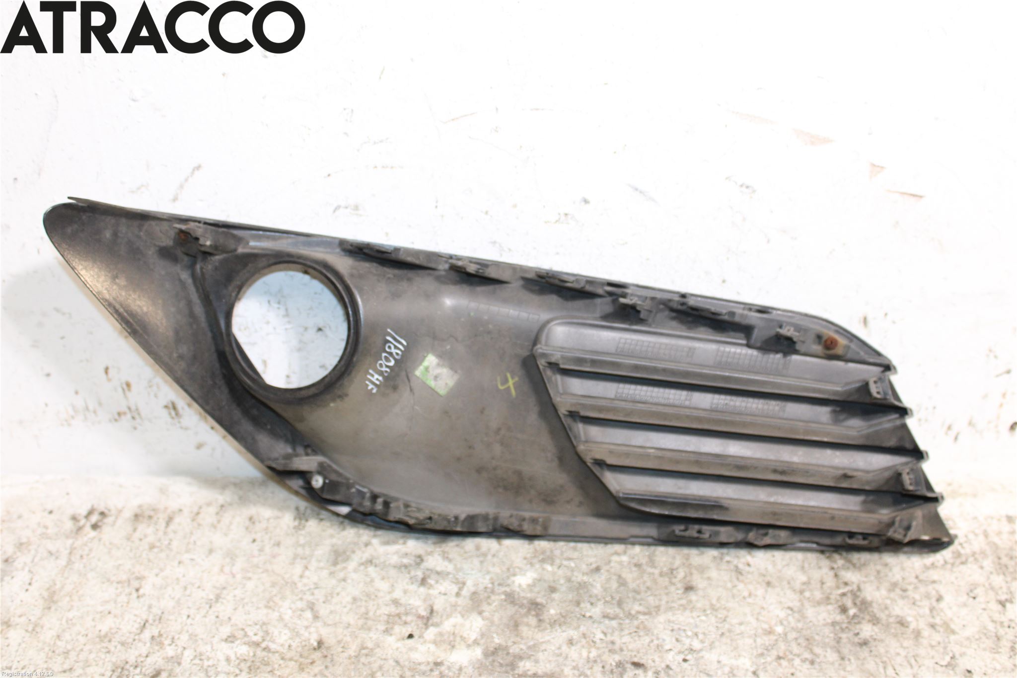 Toyota AURIS 13-19 Dimljussarg Fram