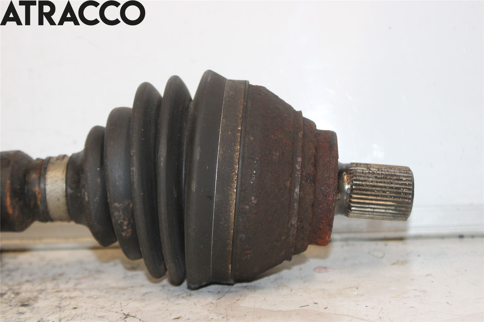 Volkswagen VW CADDY 16-20 Drivaxel Fram Höger