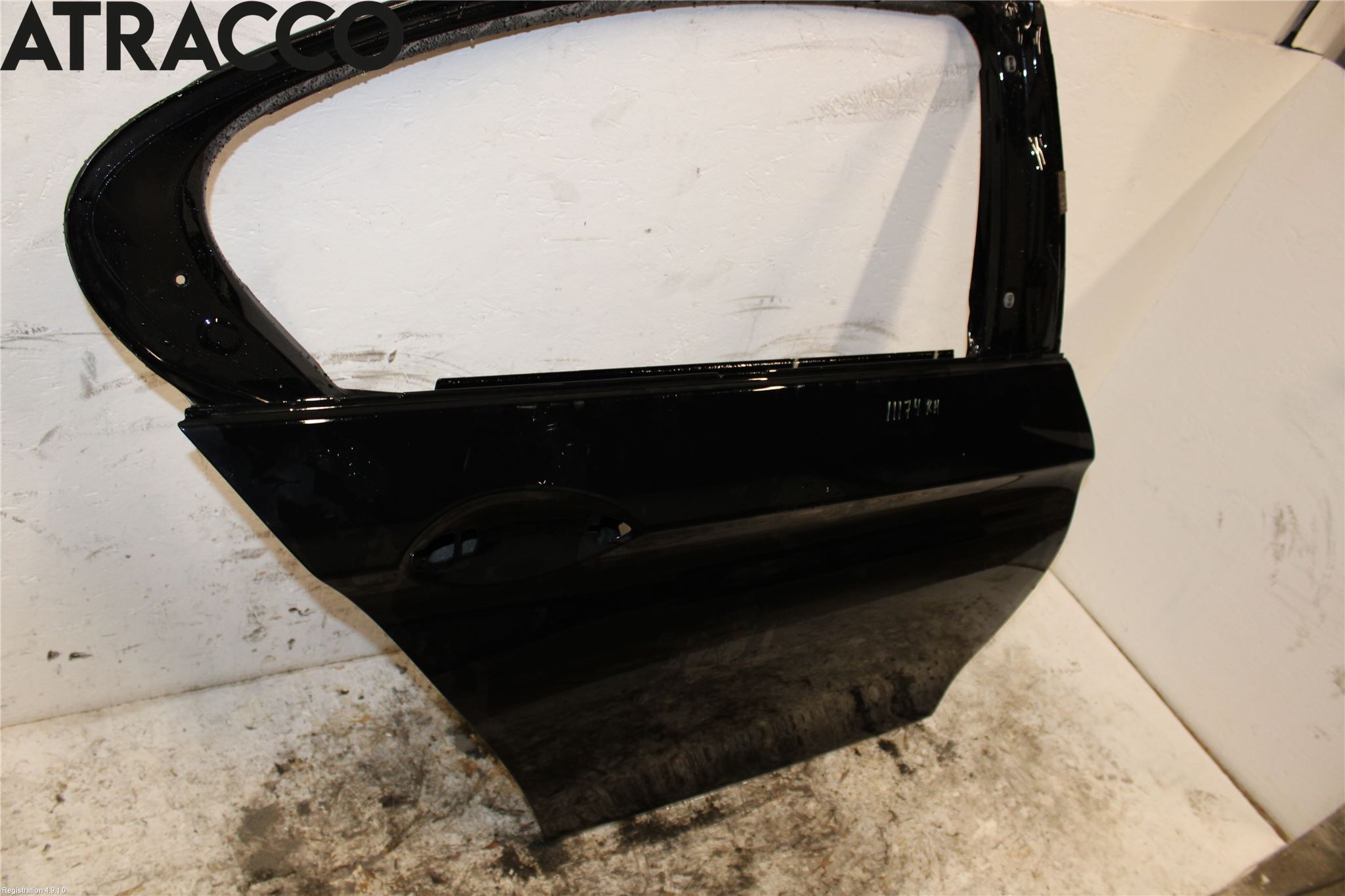 BMW 5 F10/F11/F18 09-17 Dörr Bak Höger