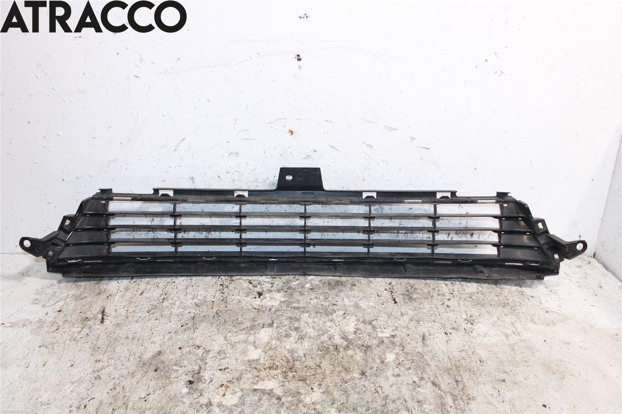 Toyota AURIS 13-19 Grilldel Mitt