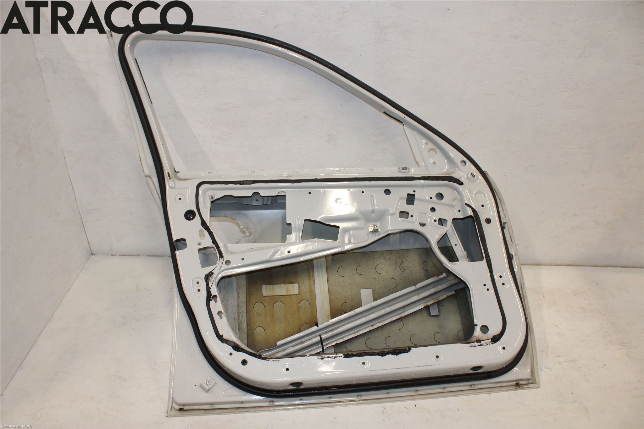 BMW 5 E60/61 Sed/Tou 02-10 Dörr Fram Vänster