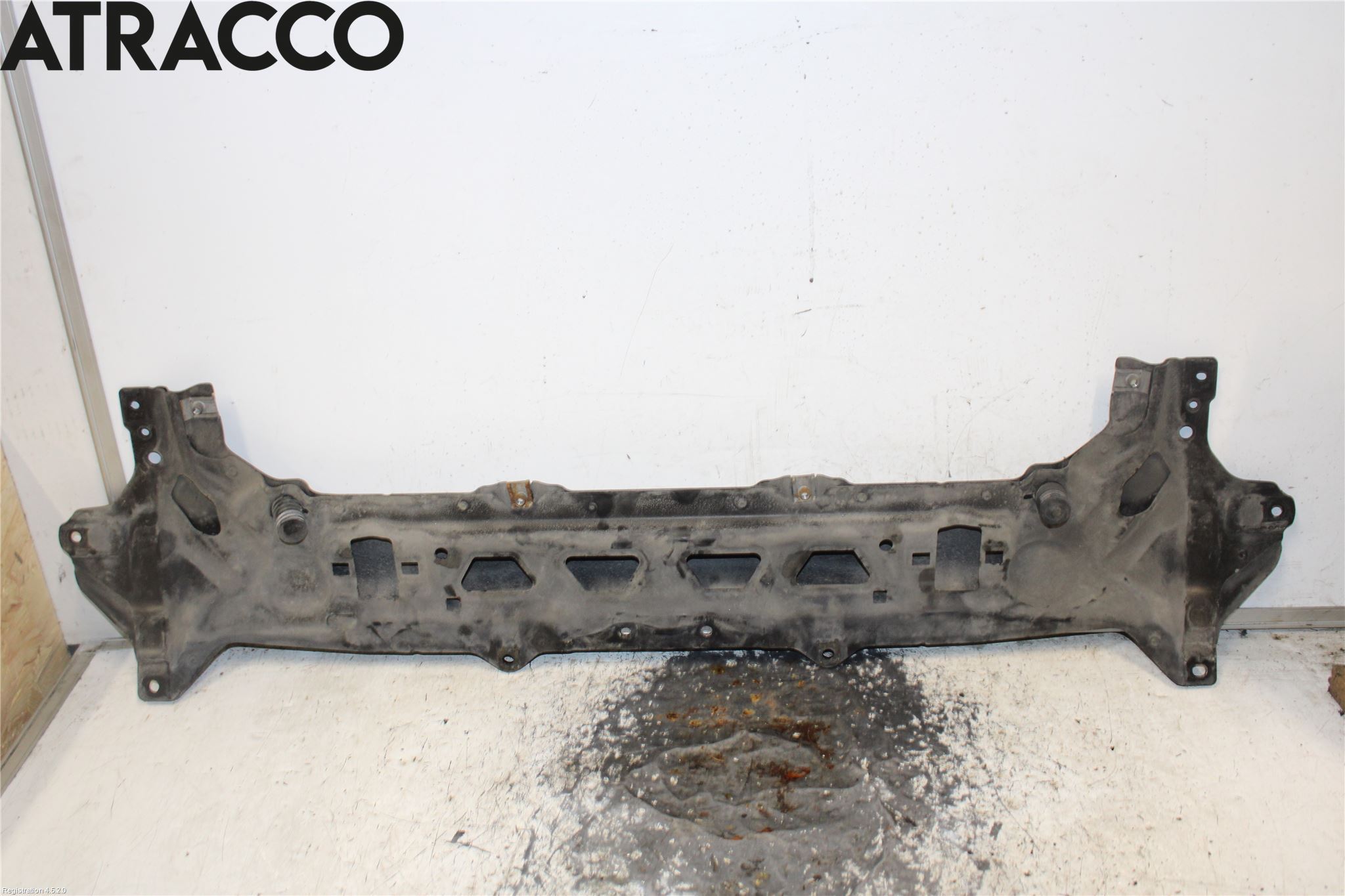 BMW 7 E65/66    00-08 Front Huvlåsplåt-Balk
