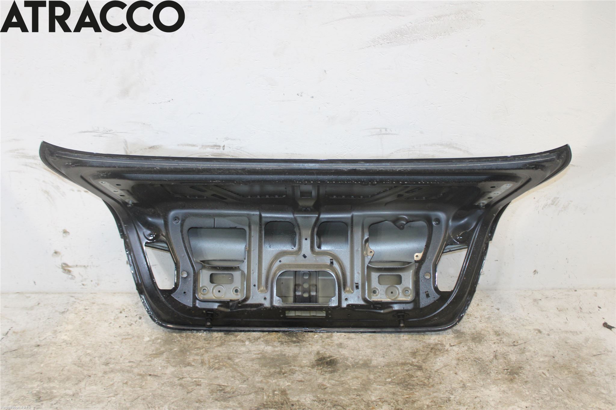 BMW 5 F10/F11/F18 09-17 Baklucka (Ej Med Ruta)