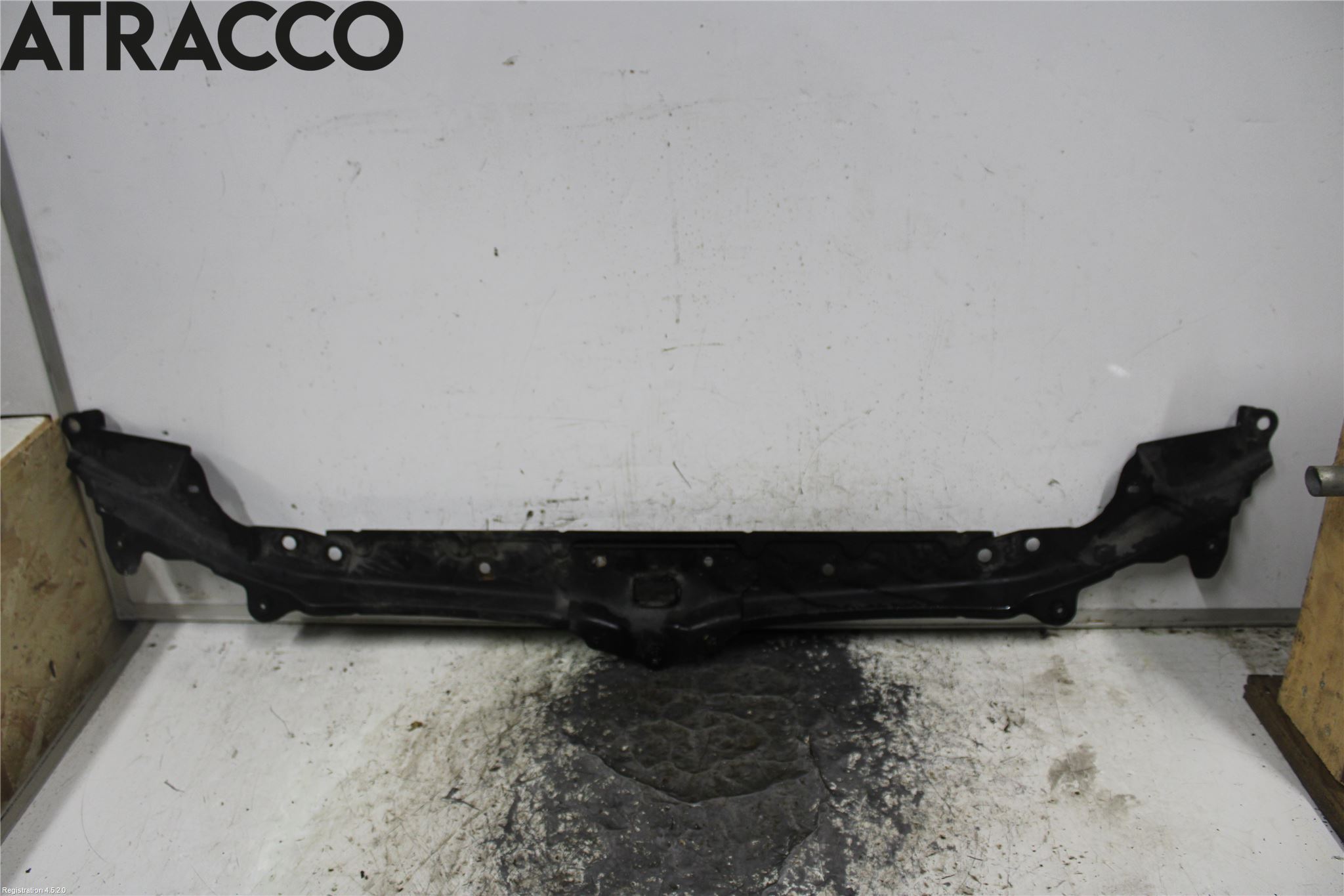 BMW 5 E60/61 Sed/Tou 02-10 Front Huvlåsplåt-Balk