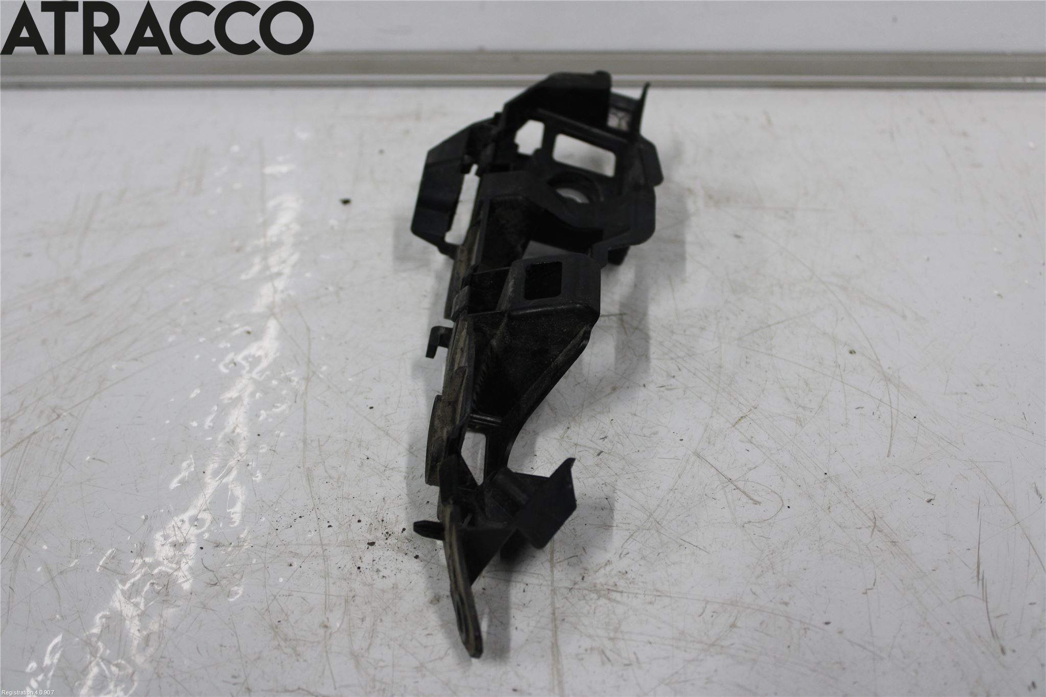 Volkswagen VW GOLF / E-GOLF VII 13-20 Stötfångarfäste Fram Hö