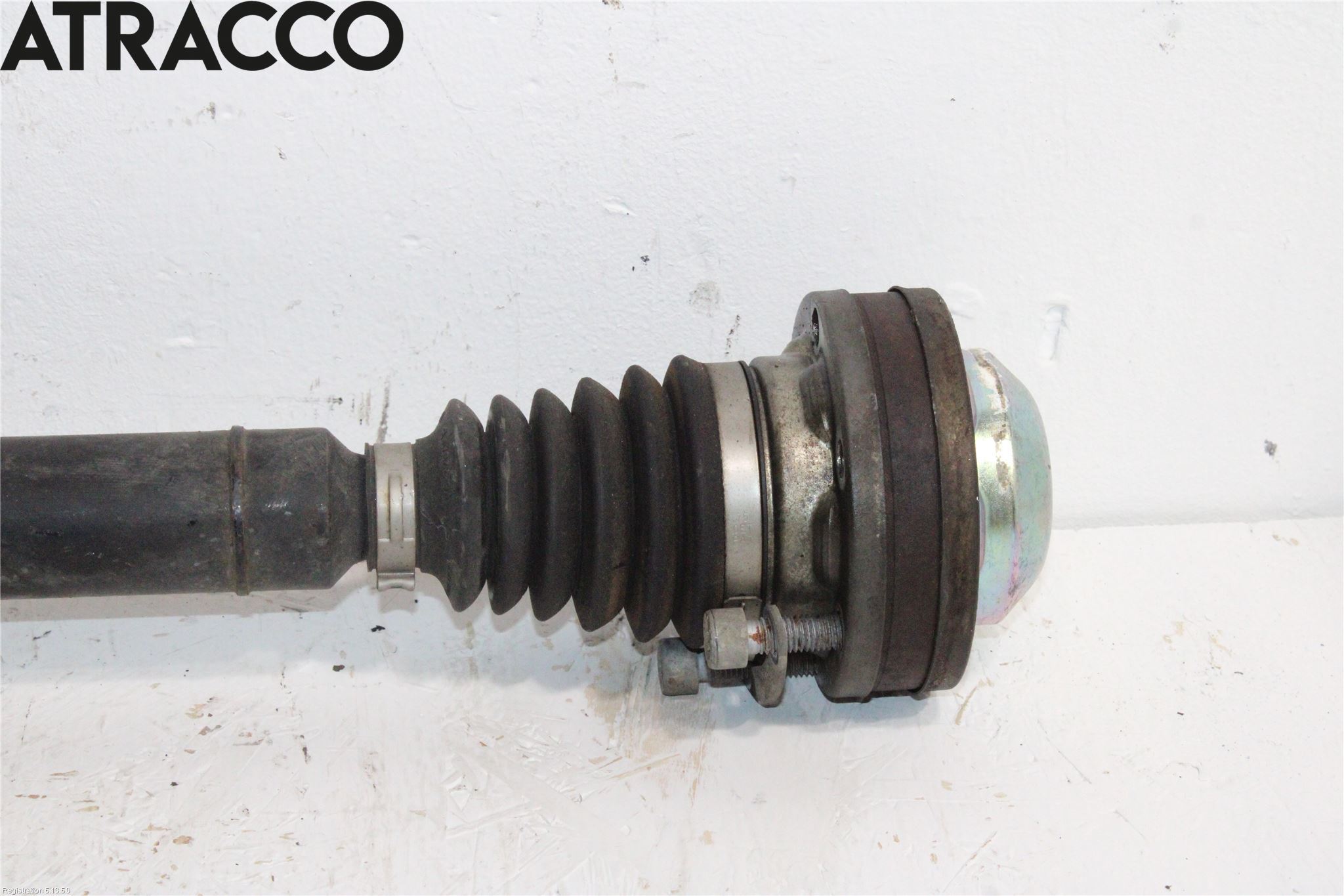 Volkswagen VW CADDY 11-15 Drivaxel Fram Höger