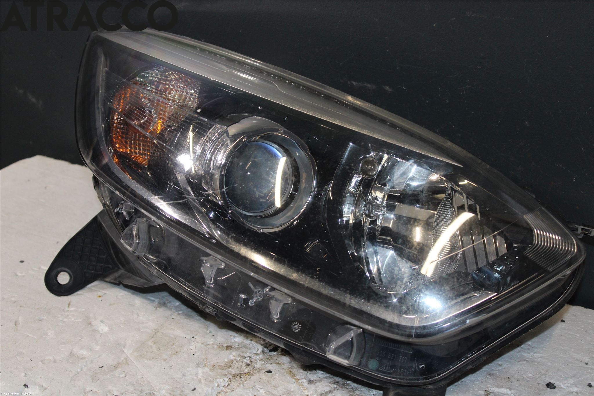 Renault CAPTUR 13-19 Strålkastare Höger