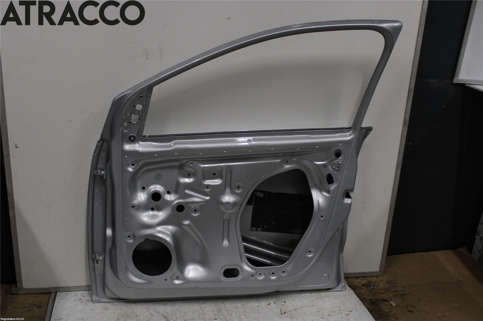 Volkswagen VW POLO 10-17 Dörr Fram Höger