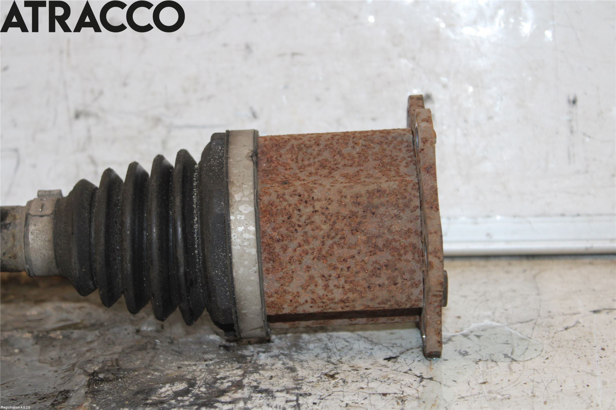 Volkswagen VW POLO 10-17 Drivaxel Fram Vänster