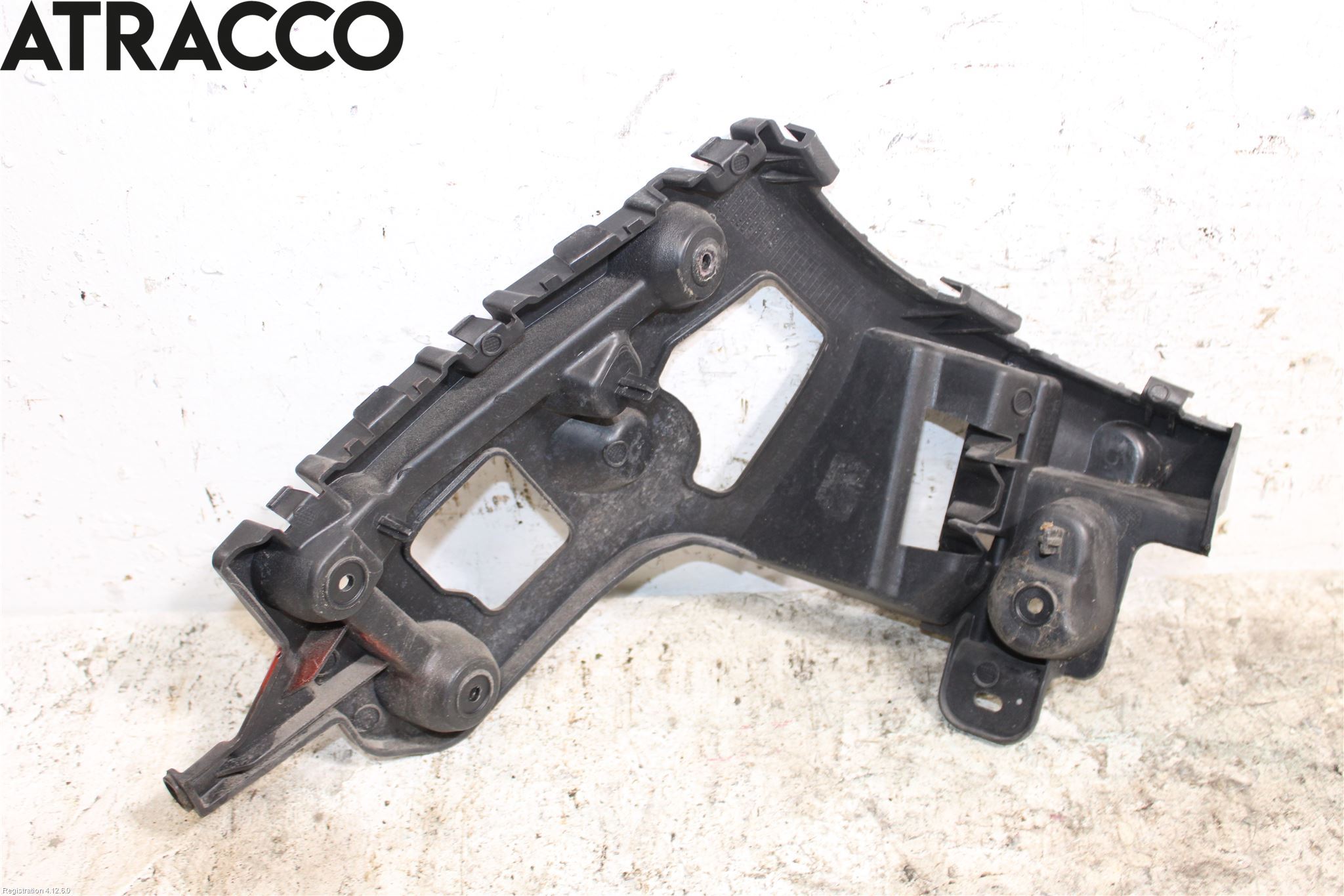 Renault CAPTUR 13-19 Stötfångarfäste Bak Hö