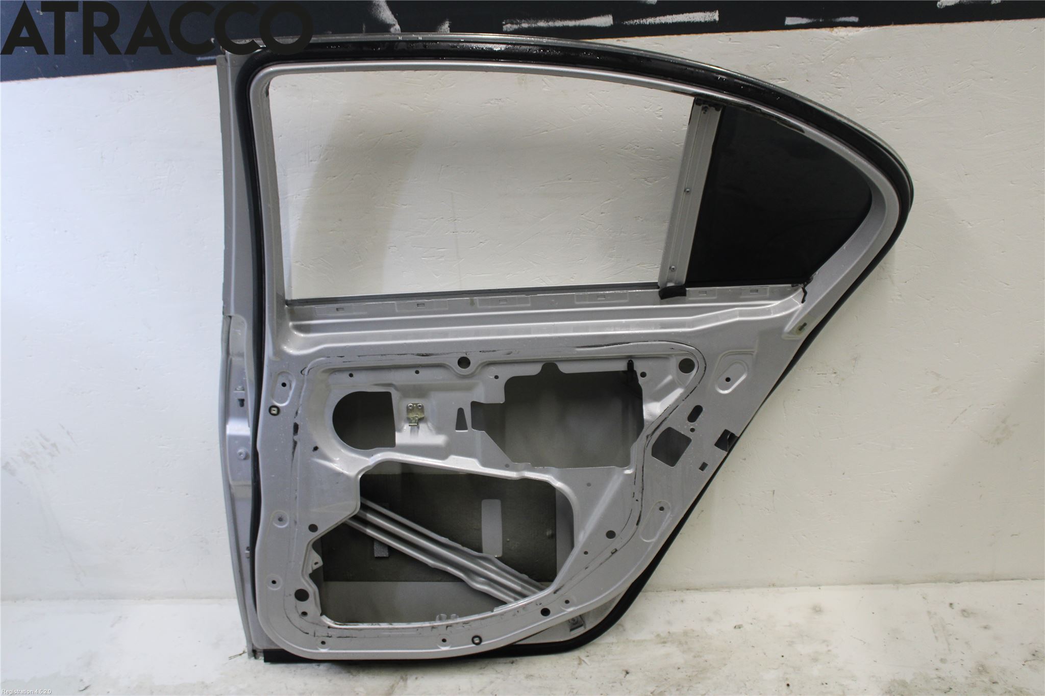 BMW 5 E60/61 Sed/Tou 02-10 Dörr Bak Höger