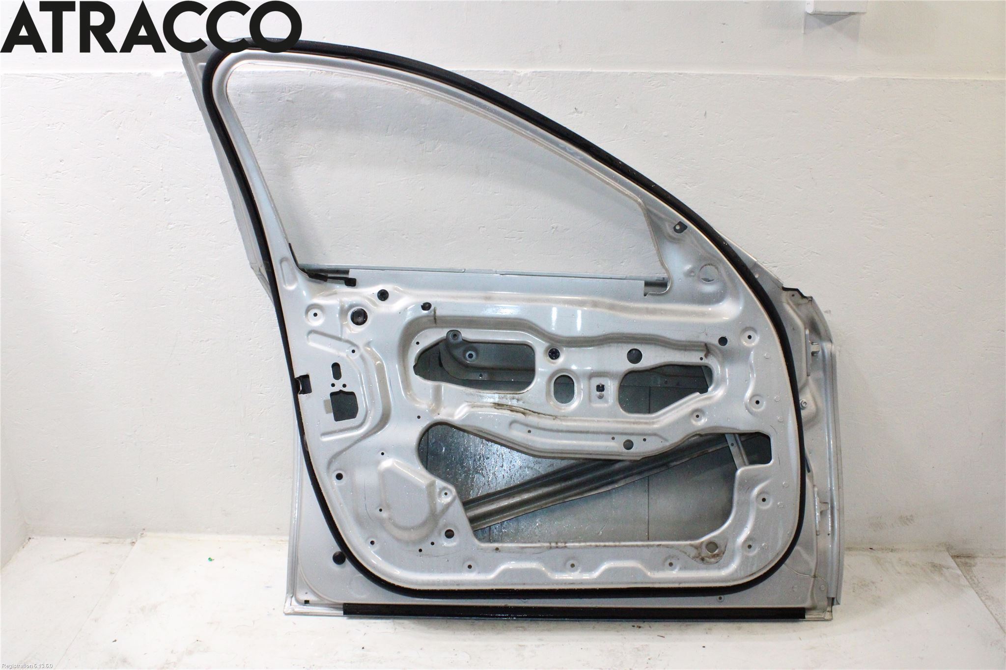 BMW 5 F10/F11/F18 09-17 Dörr Fram Vänster