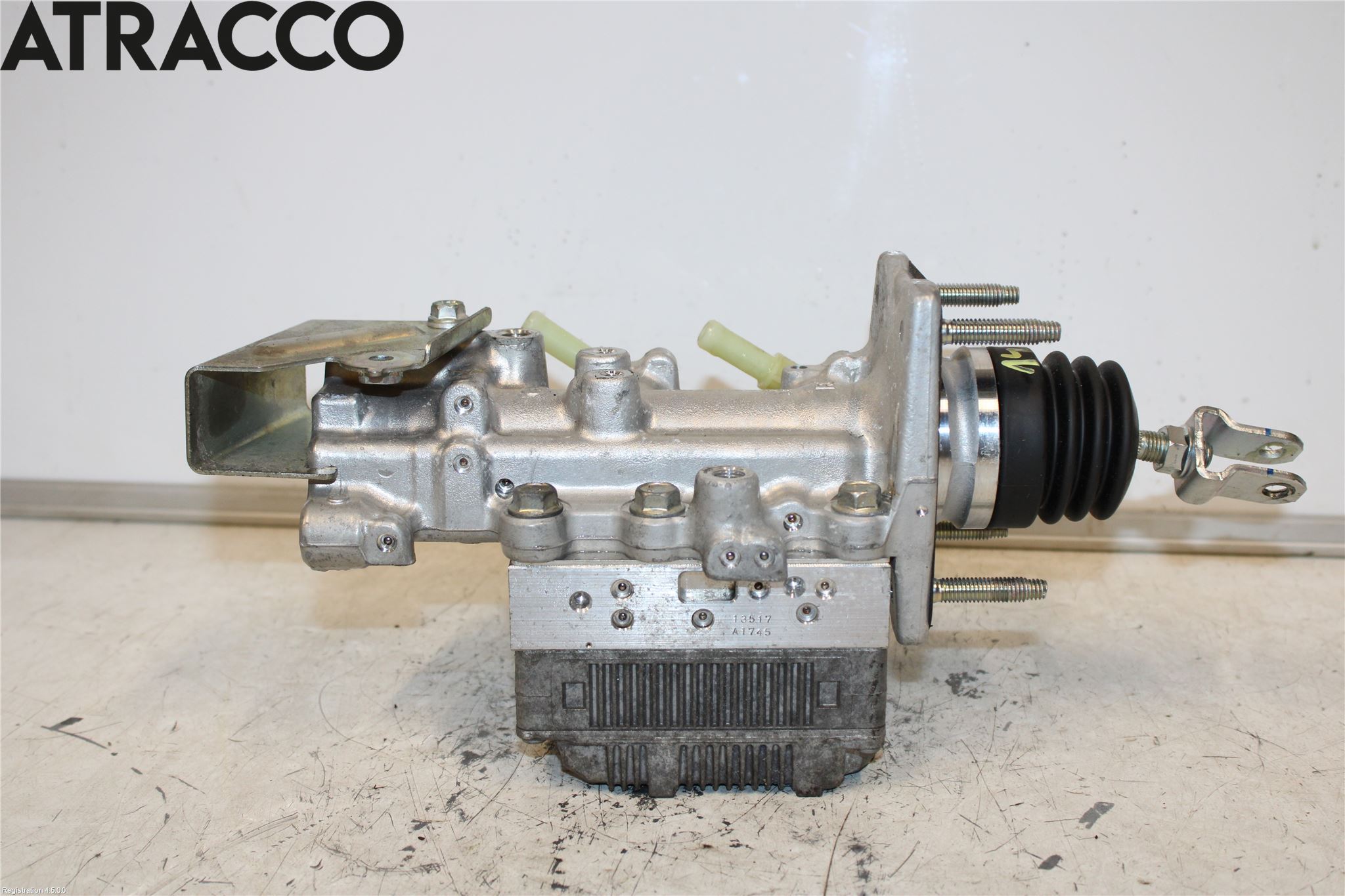 Toyota YARIS XP130 12-14 Broms Huvudcylinder