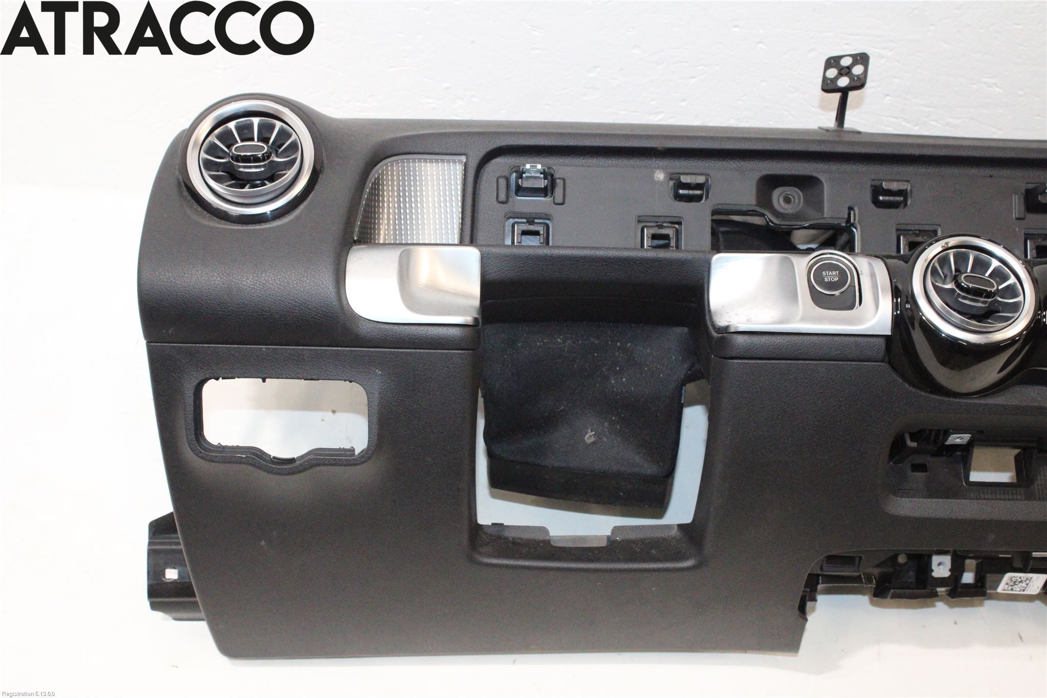 Mercedes-Benz MB EQB (X243) 22- Instrumentbräda