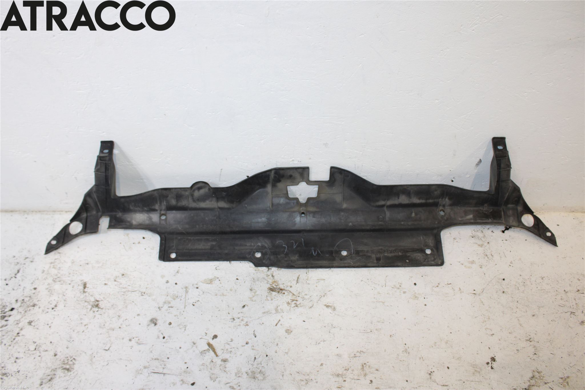 Toyota LANDCRUISER J120 02-09 Täckplast Front