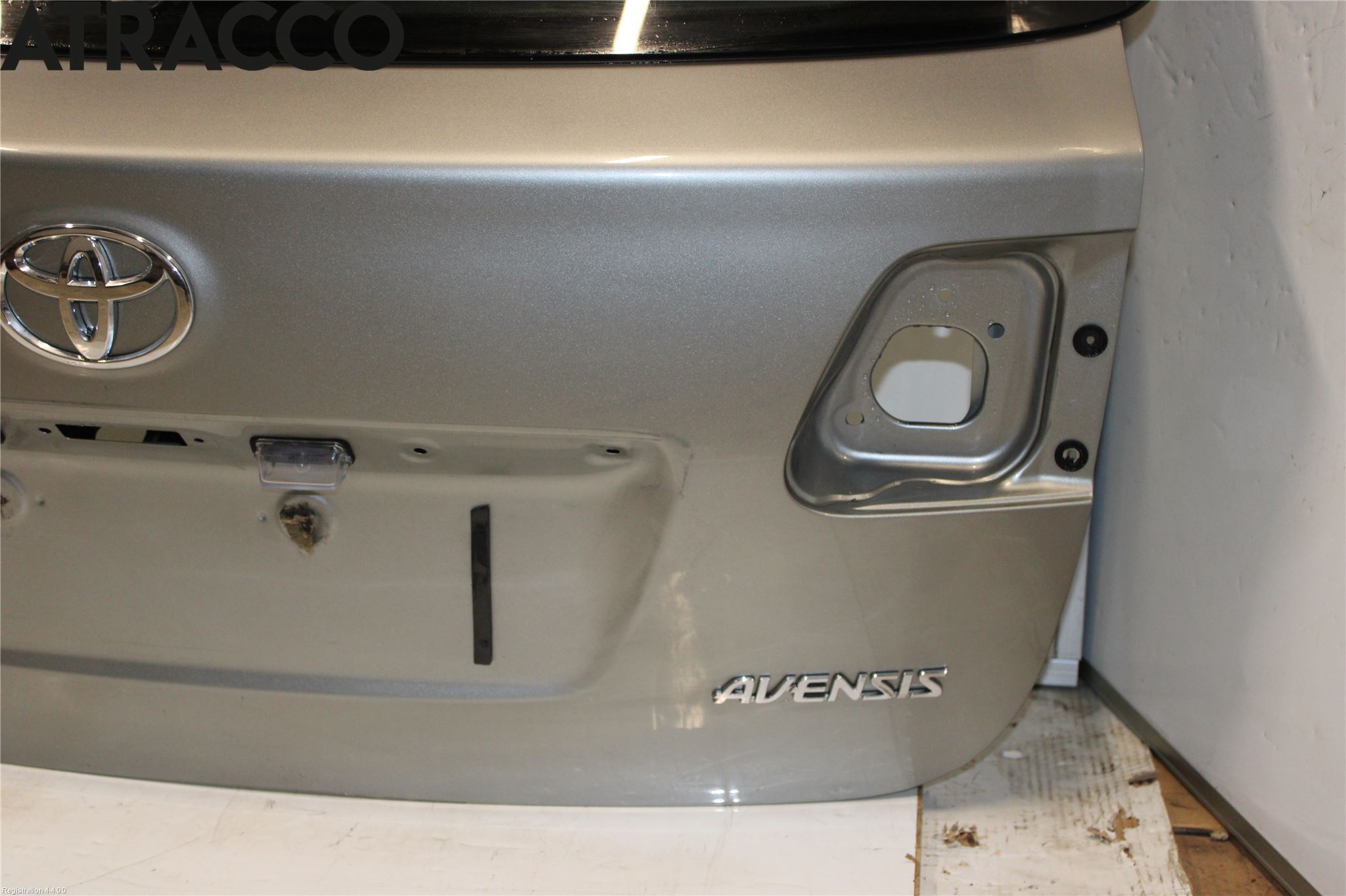 Toyota AVENSIS 09-15 Baklucka Kombi