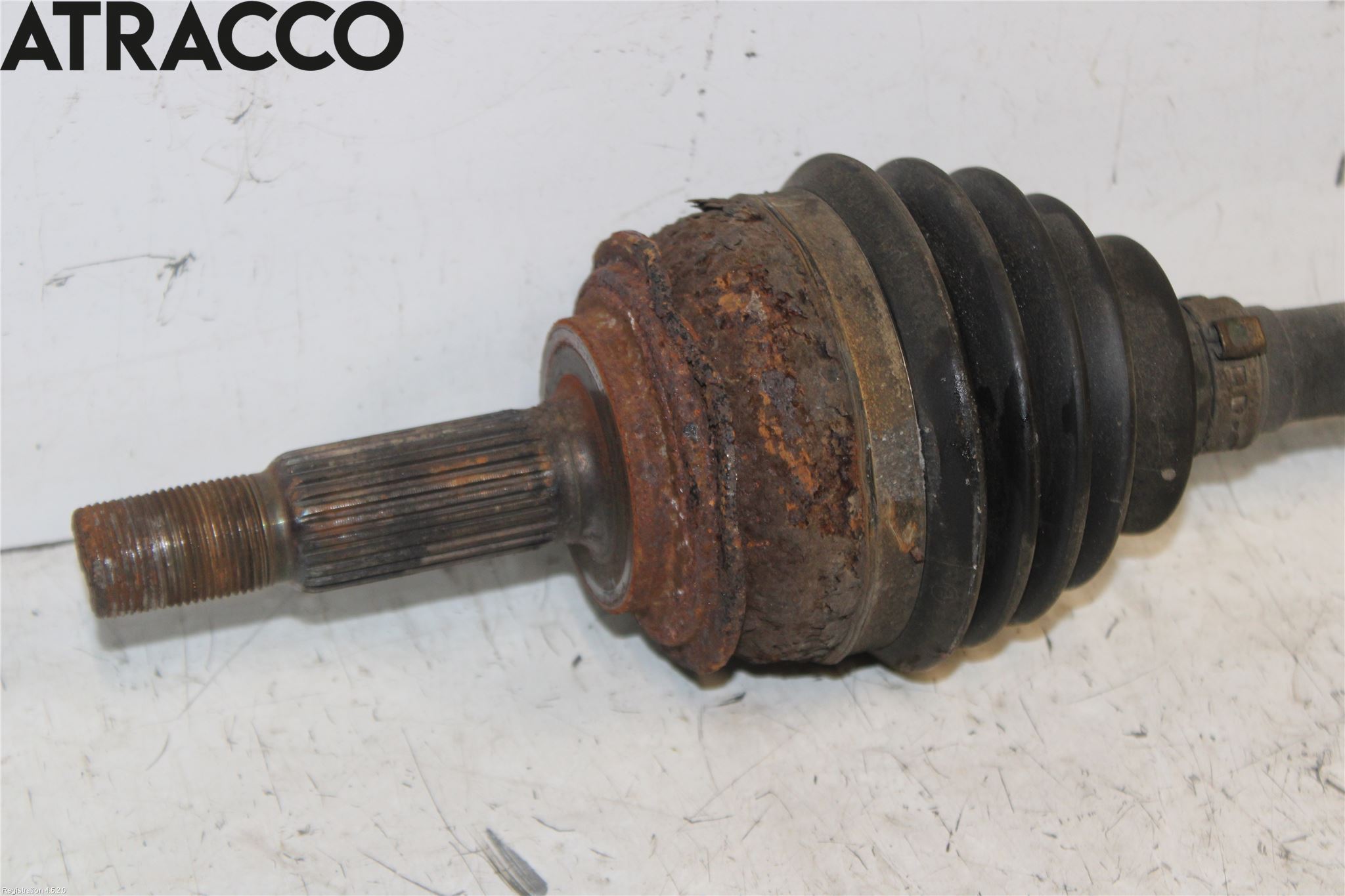 Toyota YARIS XP130 15-20 Drivaxel Fram Vänster