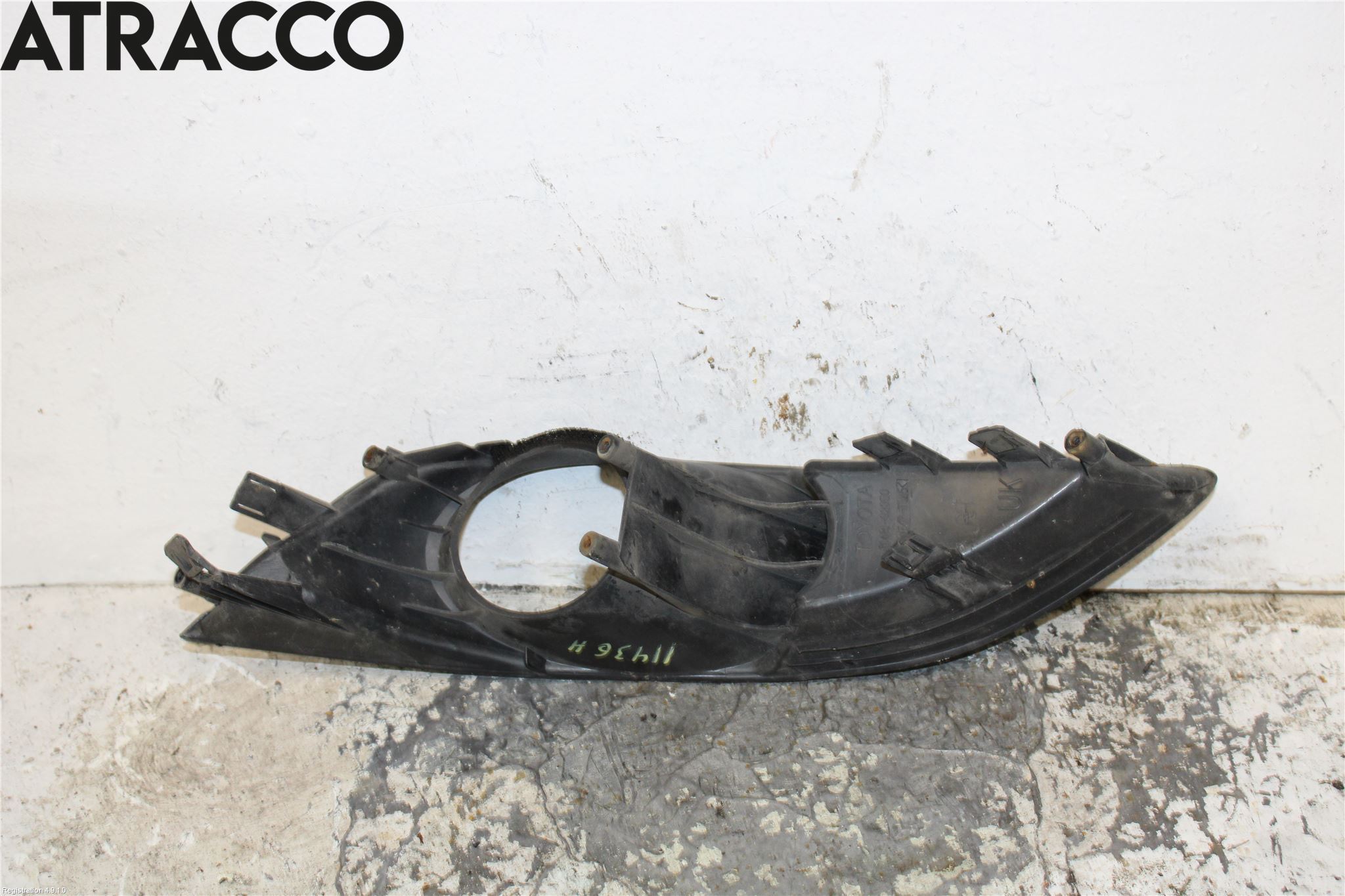Toyota AURIS 10-12 Dimljussarg Fram