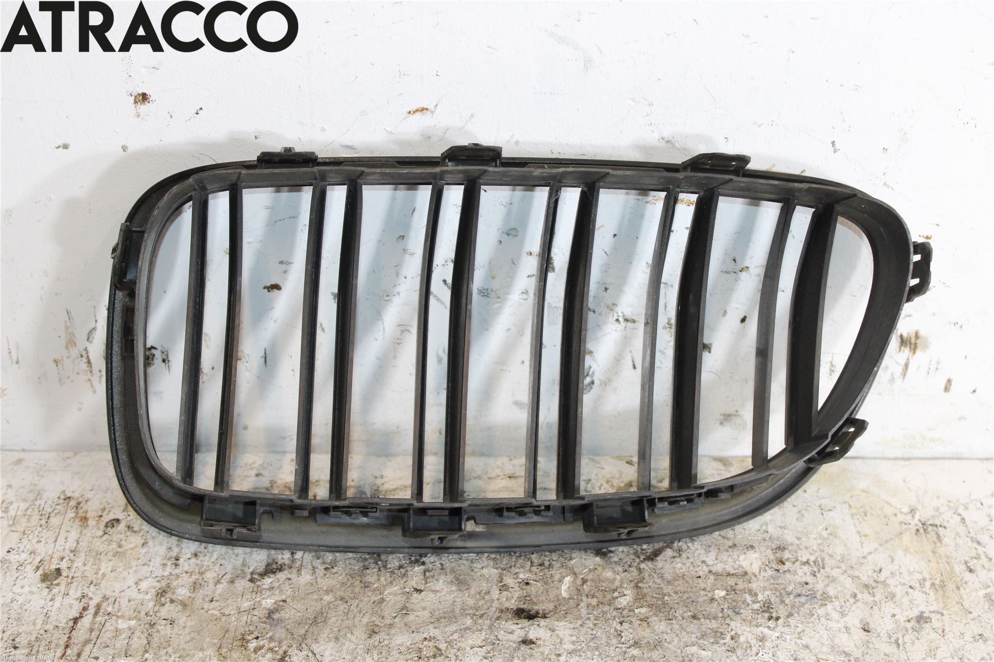 BMW 5 F10/F11/F18 09-17 Grilldel Höger