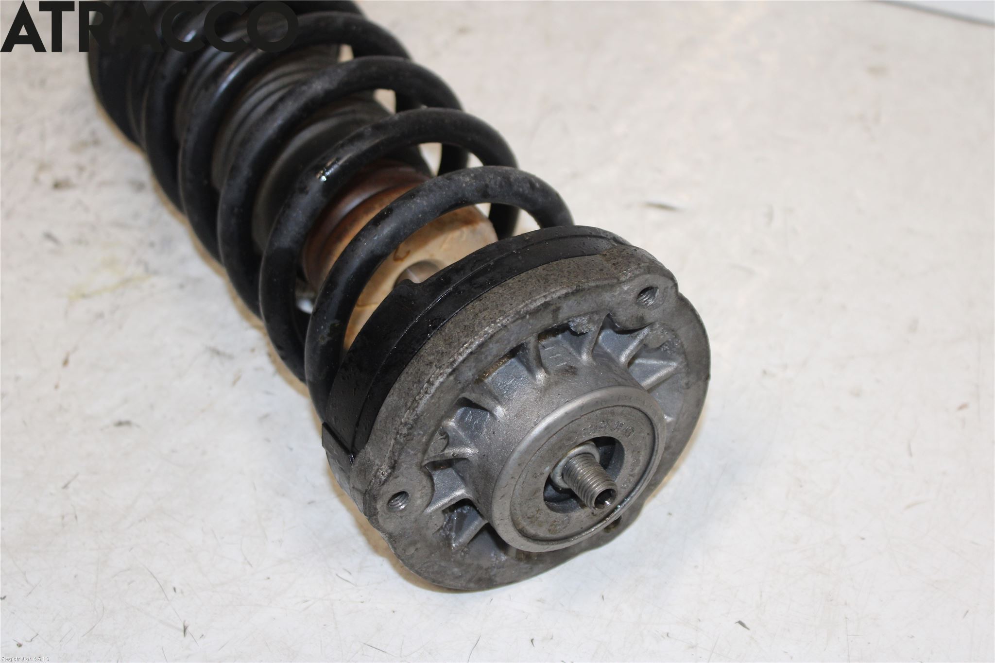 BMW 5 F10/F11/F18 09-17 Fjäderben Fram Höger