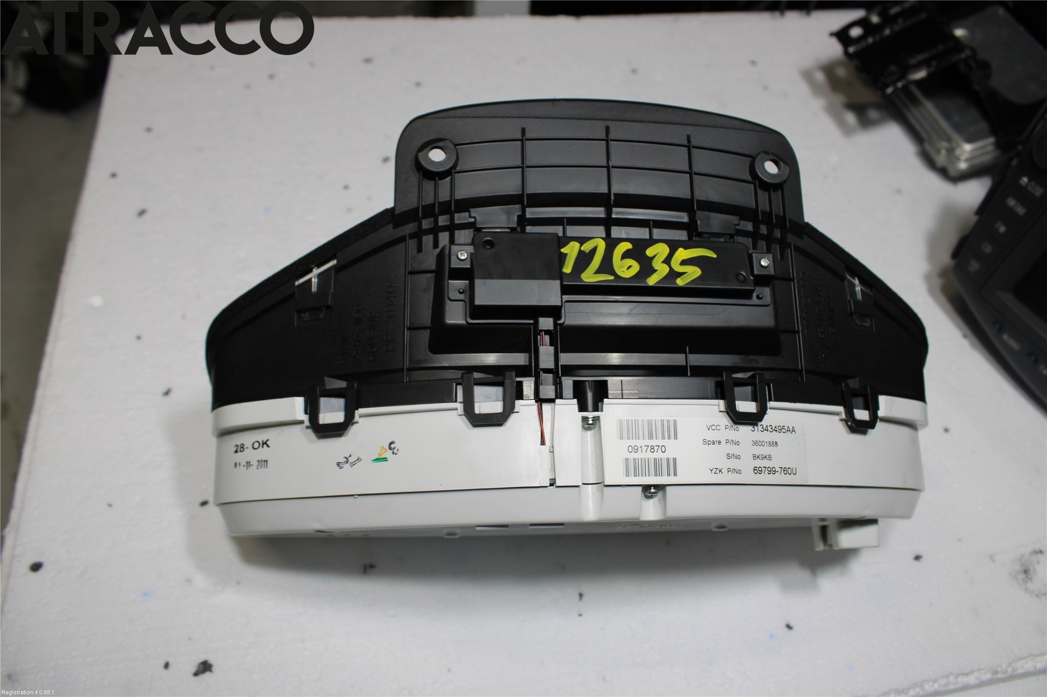 Volvo V60 11-13 Instrument Hast