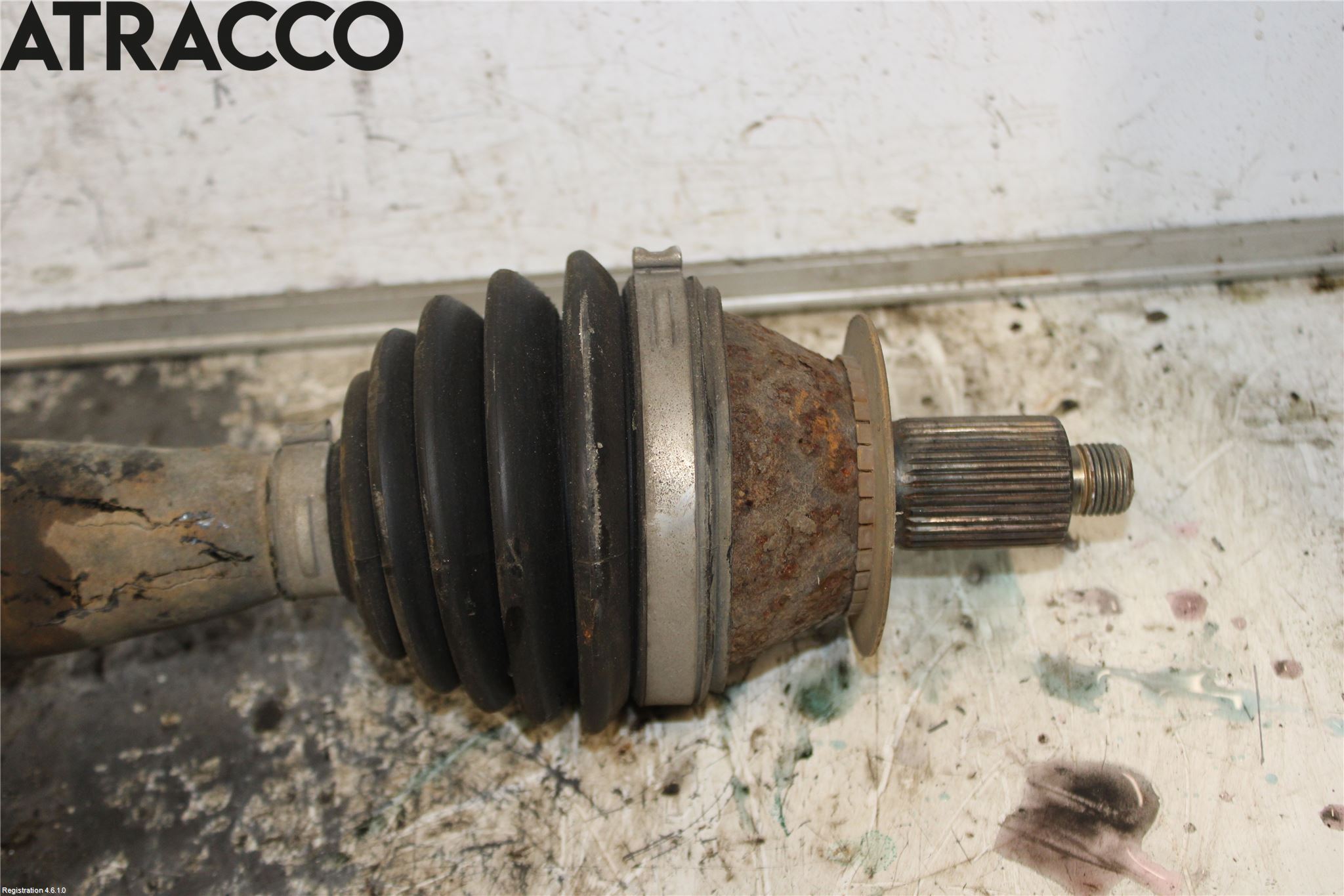 Volkswagen VW POLO 10-17 Drivaxel Fram Höger