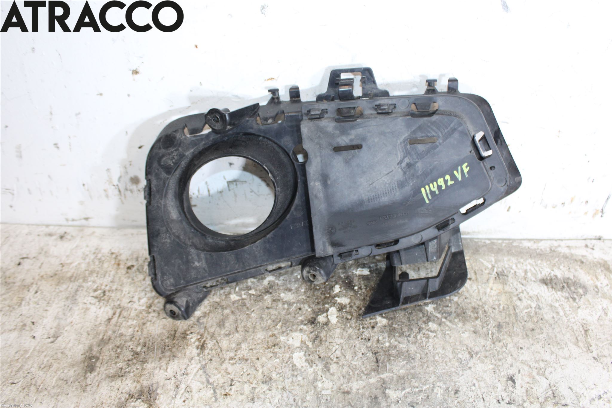 BMW 4 F32/F33/F82/F83 13-20 Strålkastarsarg Vänster