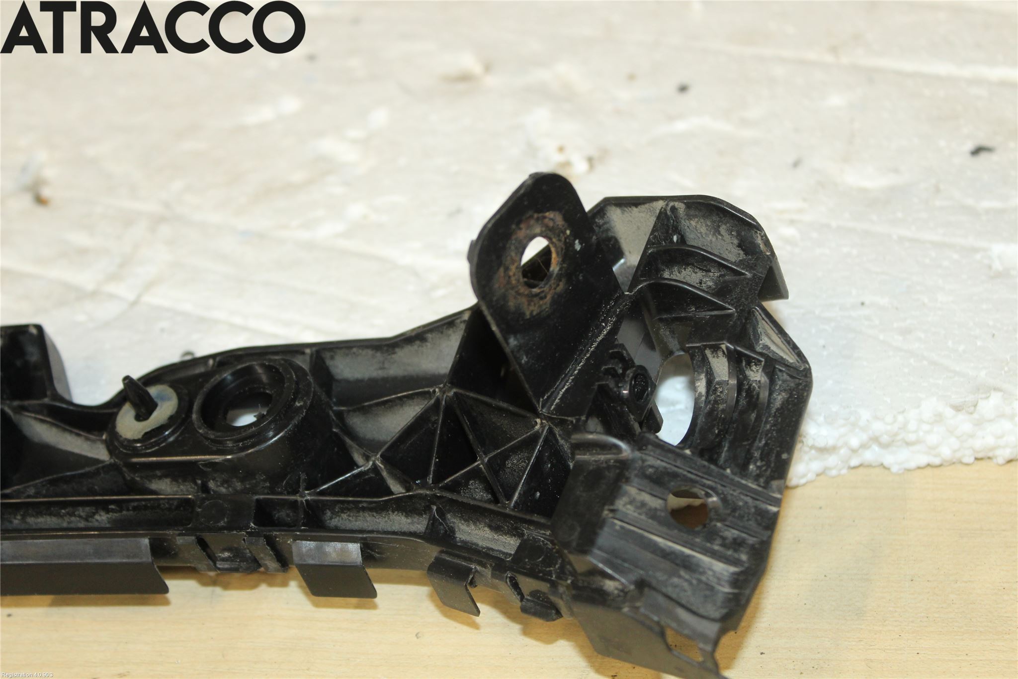 Mazda 3 III 14-19 Stötfångarfäste Bak Hö