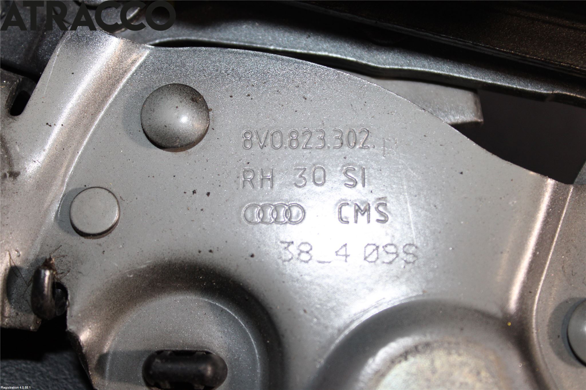 Audi A3/S3 05-13 Huvgångjärn