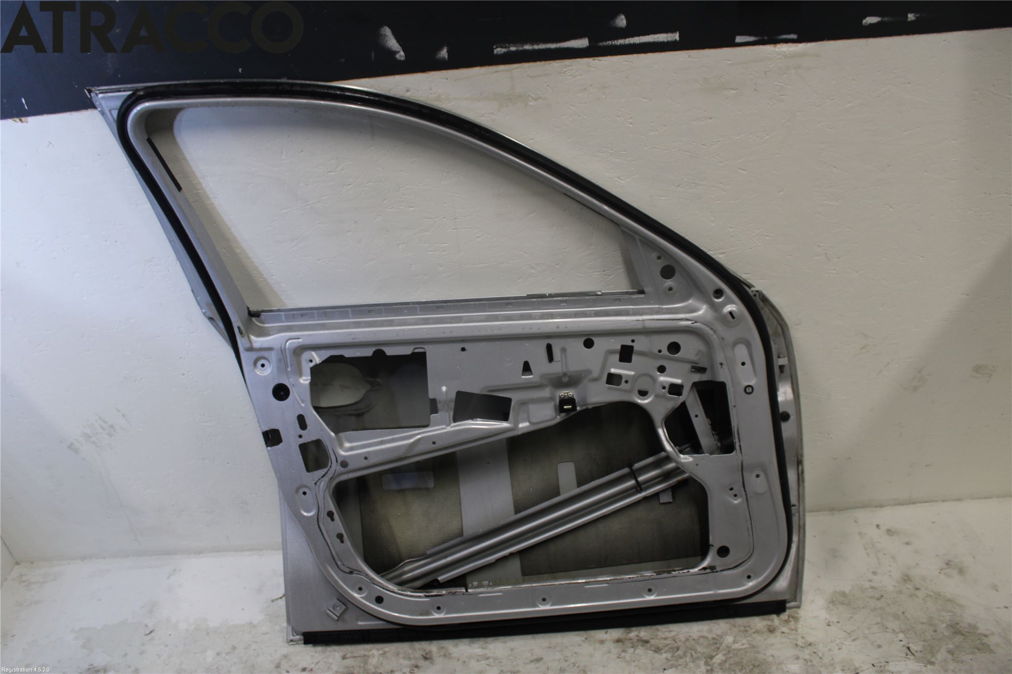 BMW 5 E60/61 Sed/Tou 02-10 Dörr Fram Vänster